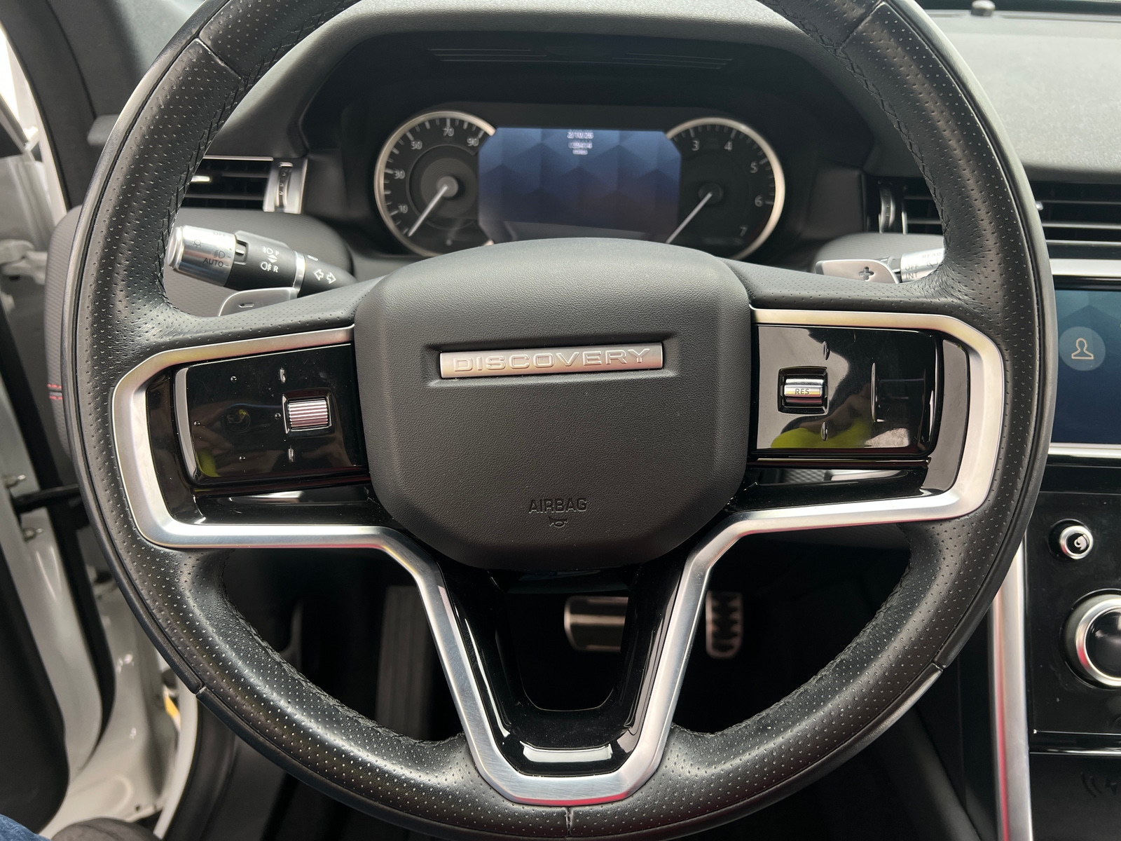 Thumbnail: 2022 Land Rover Discovery Sport - 4