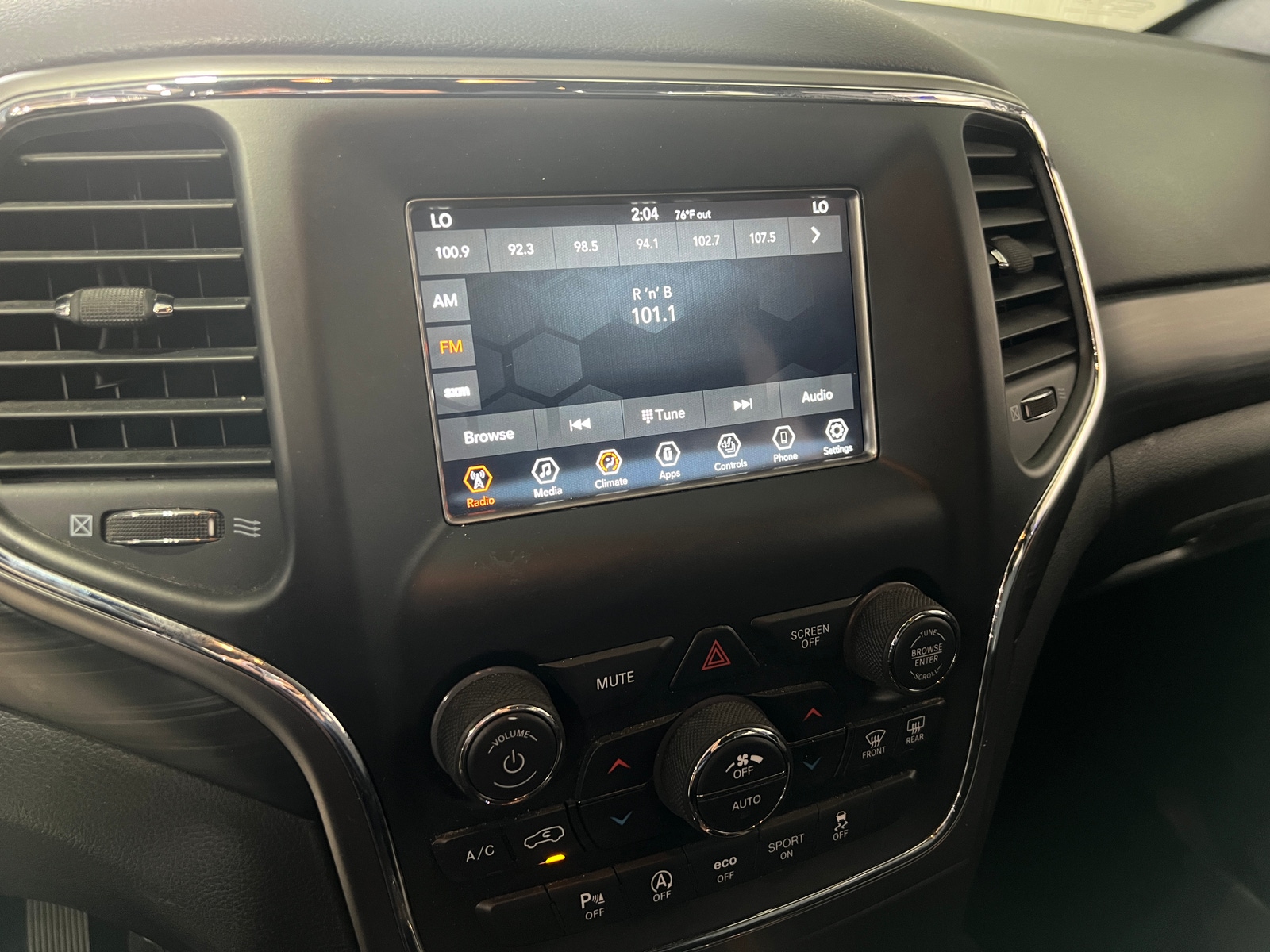 Thumbnail: 2019 Jeep Grand Cherokee - 4
