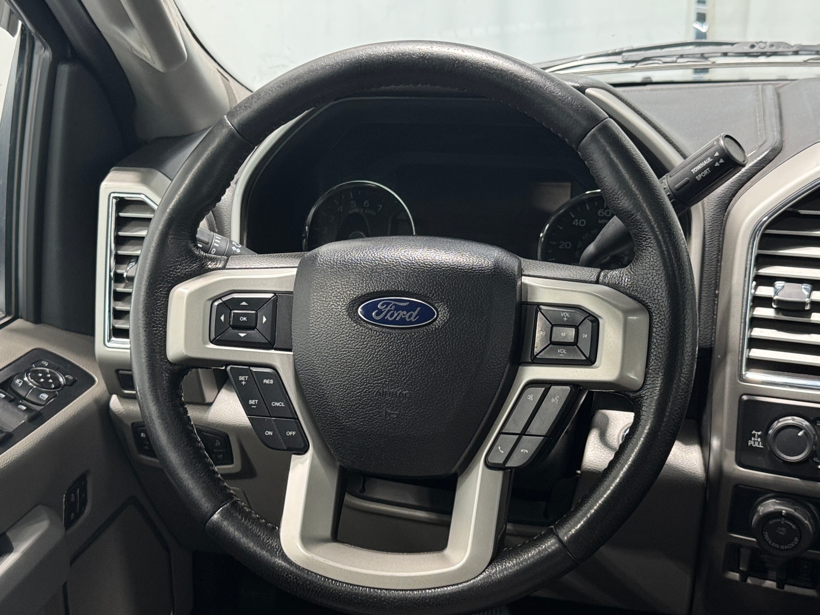 Thumbnail: 2016 Ford Econoline - 4