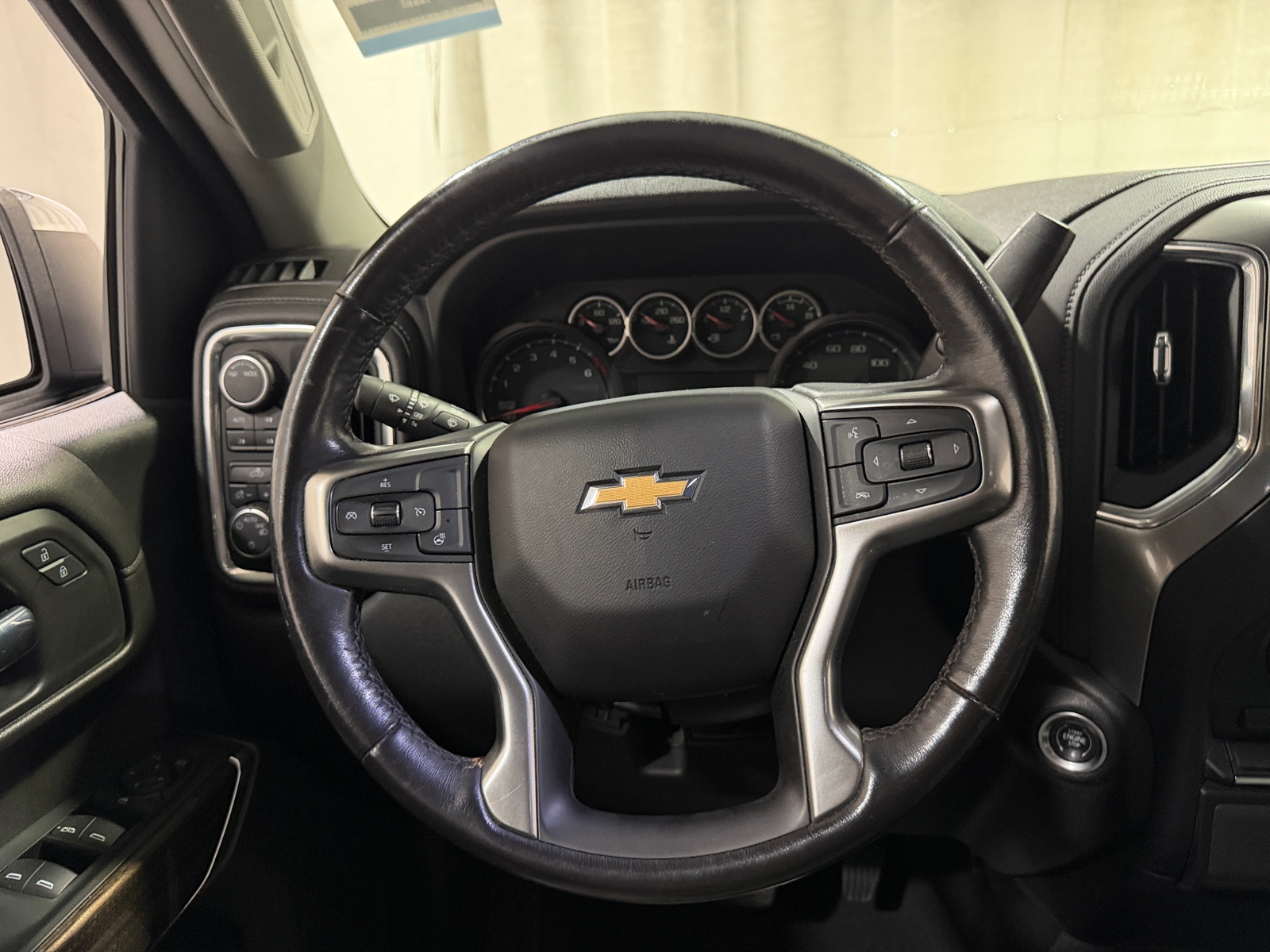 Thumbnail: 2022 Chevrolet Silverado 1500 - 5