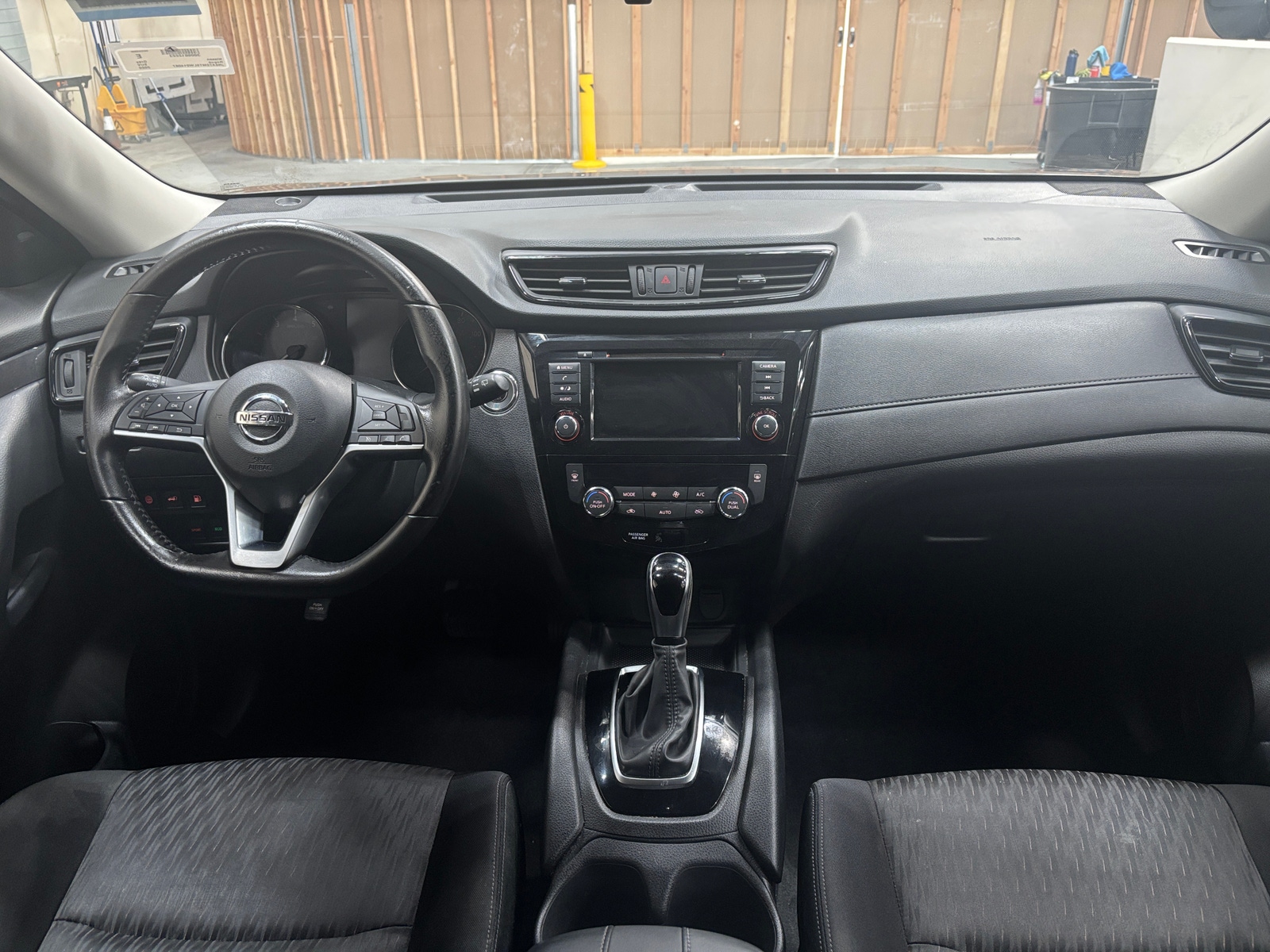 Thumbnail: 2020 Nissan Rogue - 3