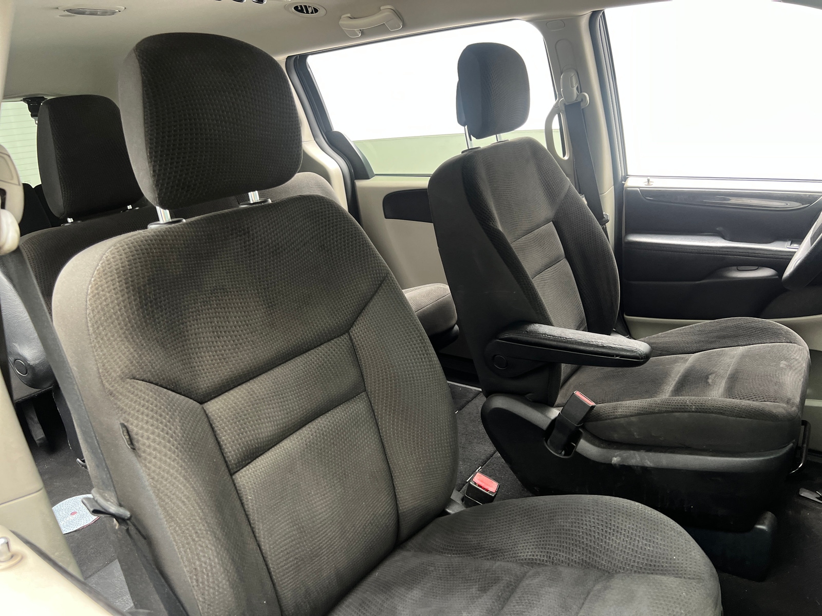 Thumbnail: 2018 Dodge Grand Caravan - 2