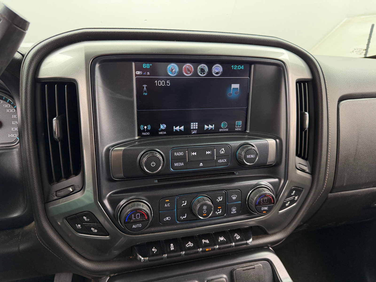Thumbnail: 2018 Chevrolet Silverado 1500 - 3