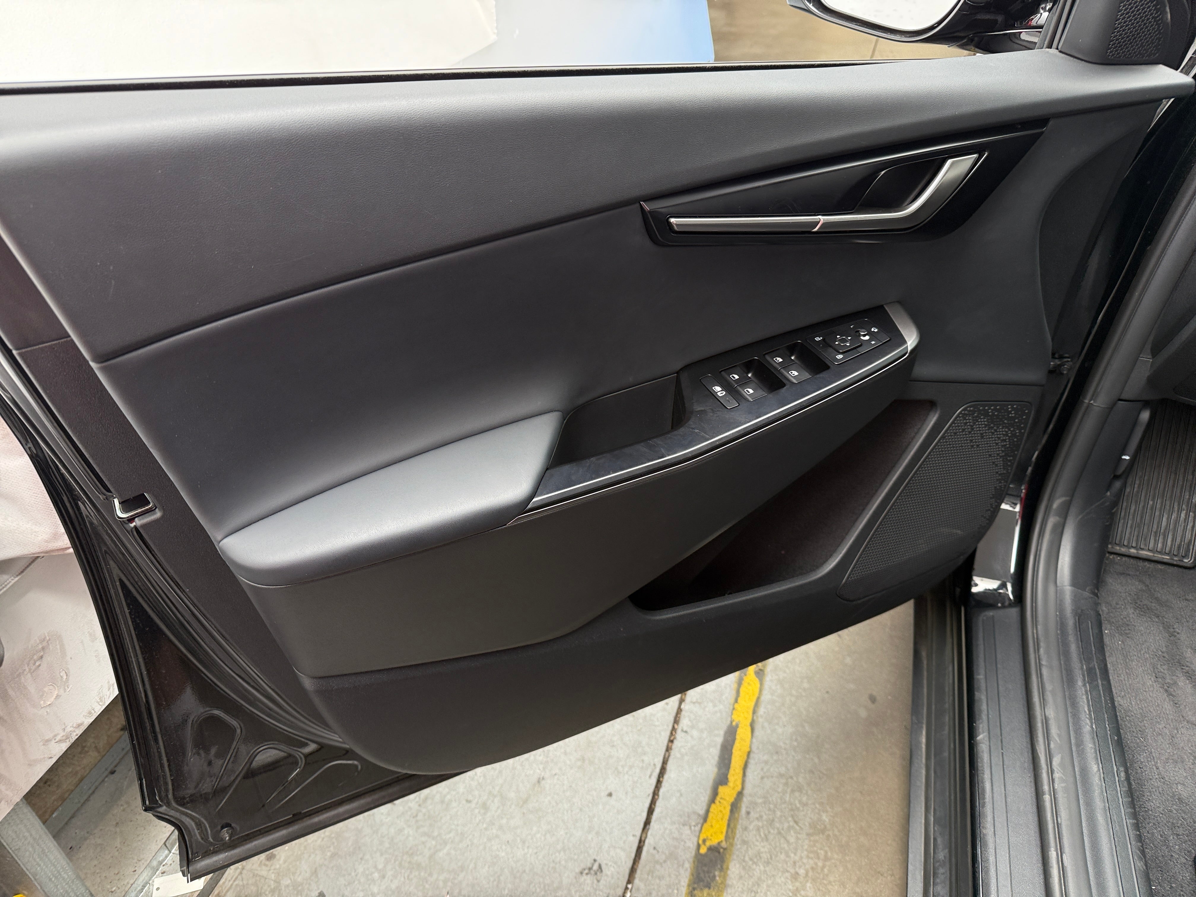 Used 2025 Kia EV6 Light L/R with VIN 5XYC34JA4SG013754 for sale in Auburn, WA