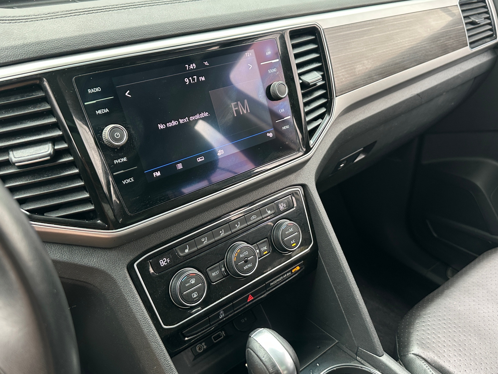 Thumbnail: 2018 Volkswagen Atlas - 3