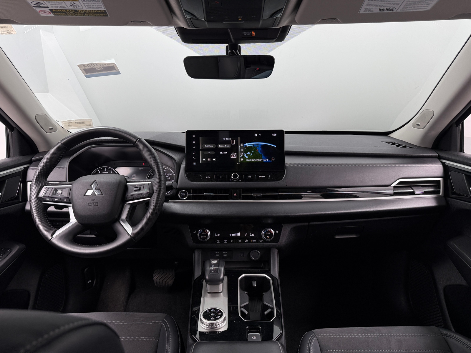 Thumbnail: 2025 Mitsubishi Outlander - 3