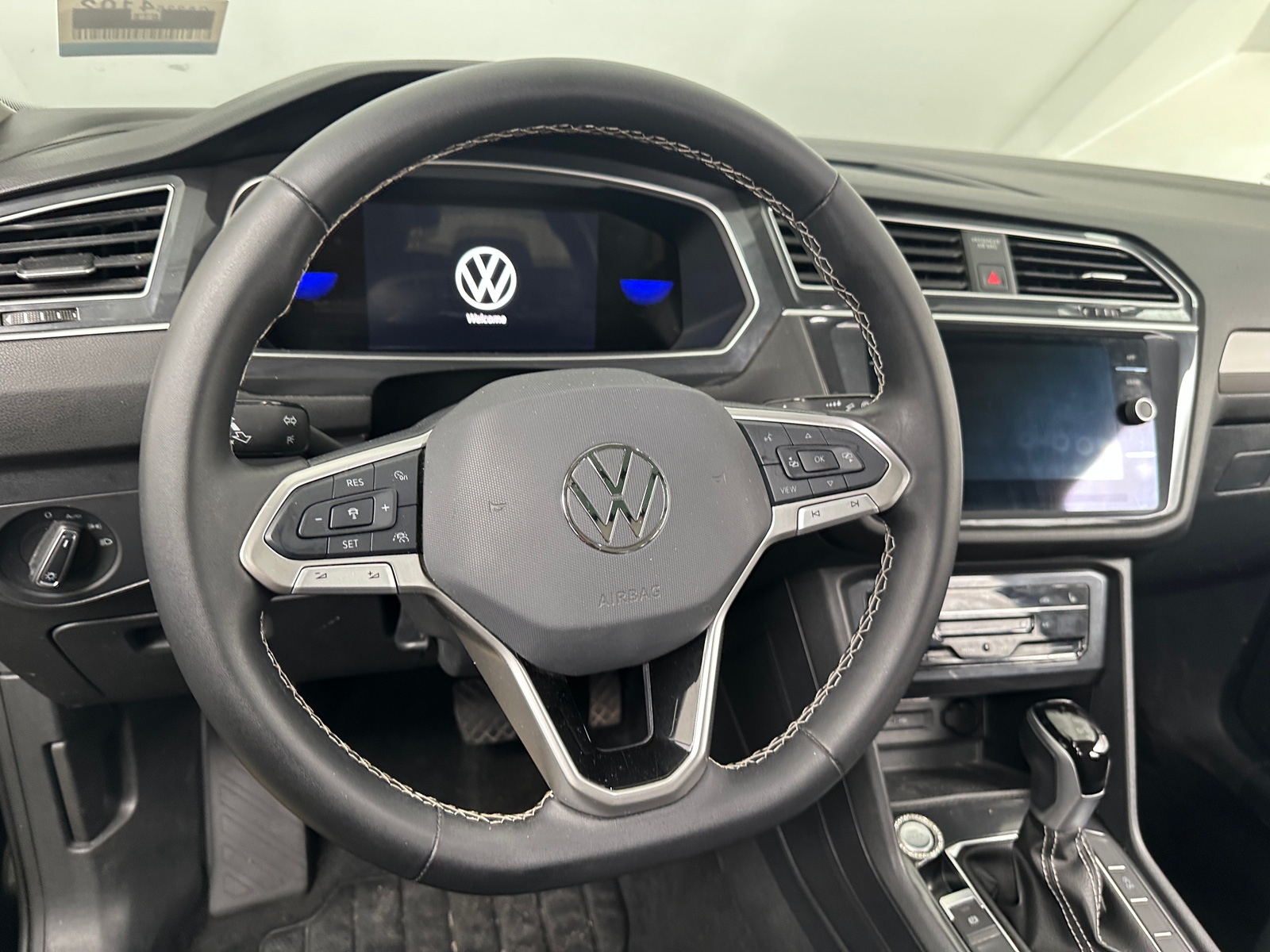 Thumbnail: 2024 Volkswagen Tiguan - 4