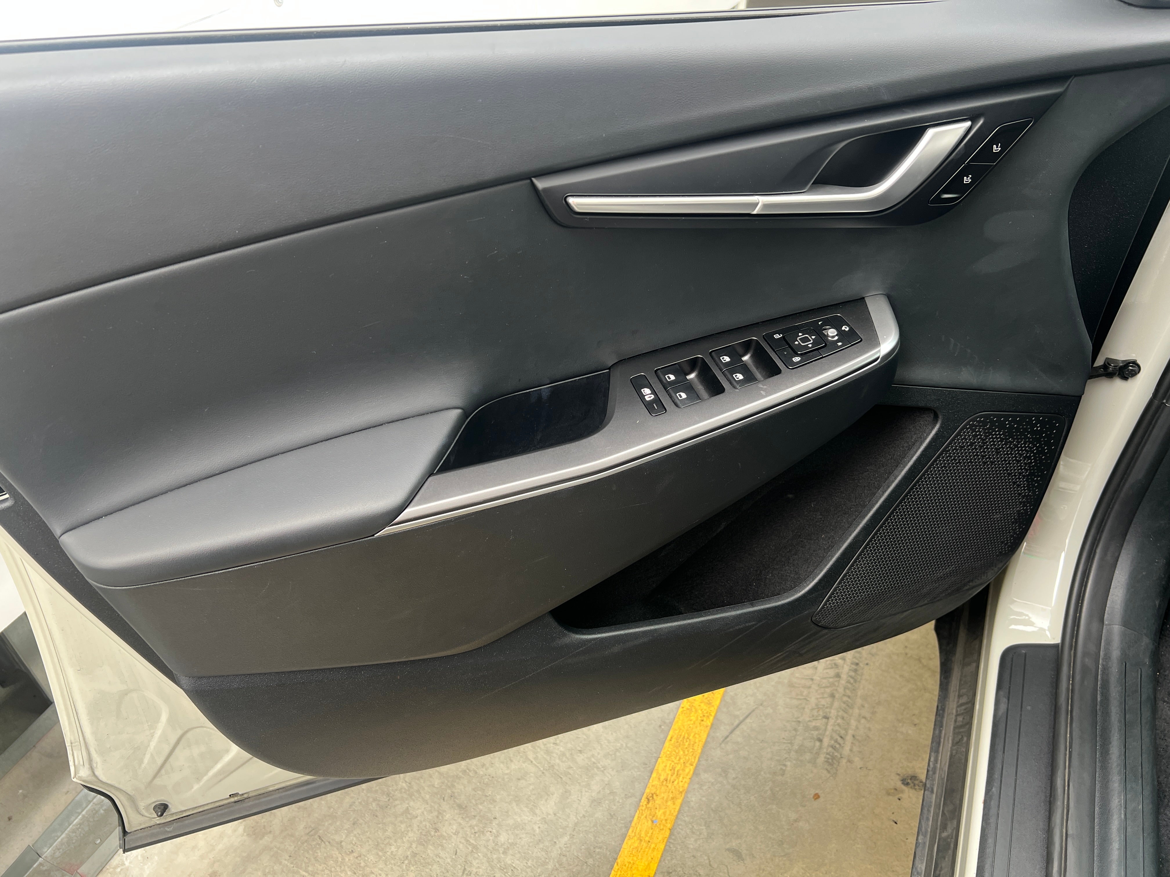Used 2024 Kia EV6 Light L/R with VIN KNDC34LA5R5208181 for sale in Oak Creek, WI