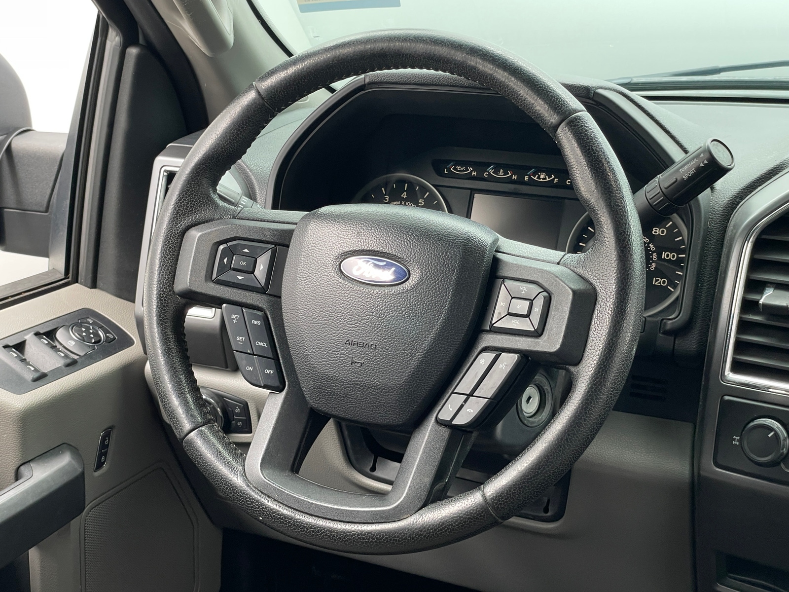 Thumbnail: 2016 Ford Econoline - 5