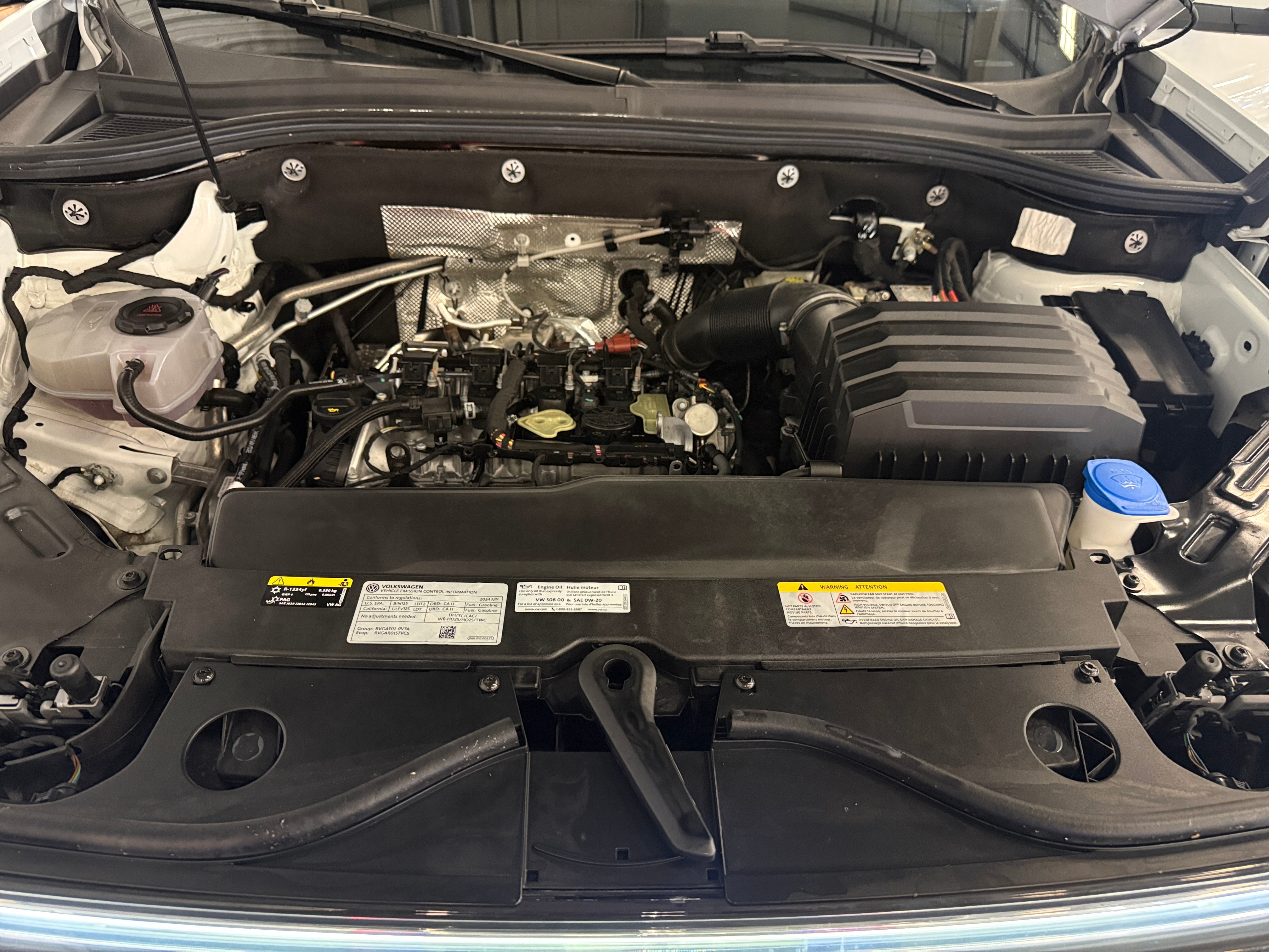 2024 Volkswagen Atlas Cross Sport SE w/Tech