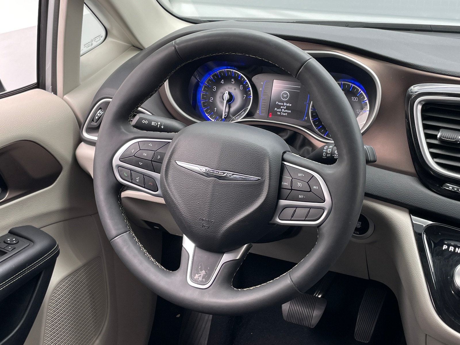 Thumbnail: 2024 Chrysler Voyager - 5