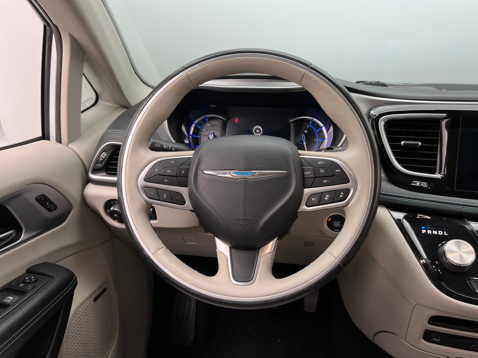 Thumbnail: 2020 Chrysler Pacifica - 4