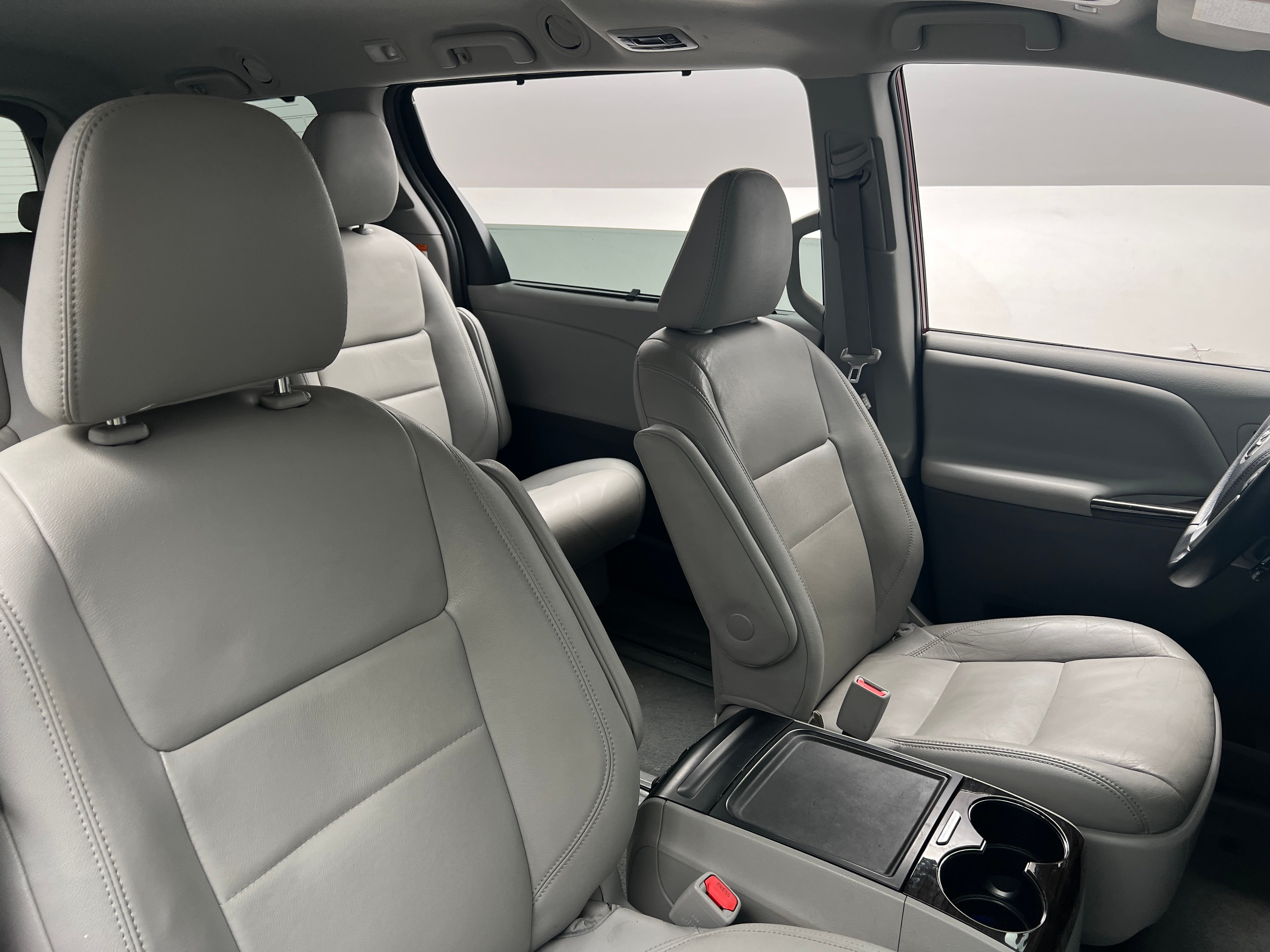 2020 Toyota Sienna XLE