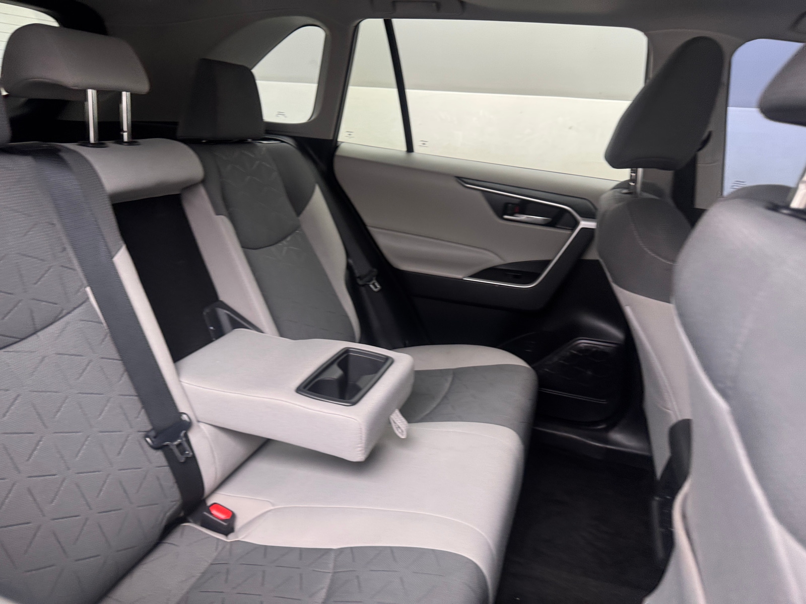 Thumbnail: 2021 Toyota RAV4 - 6