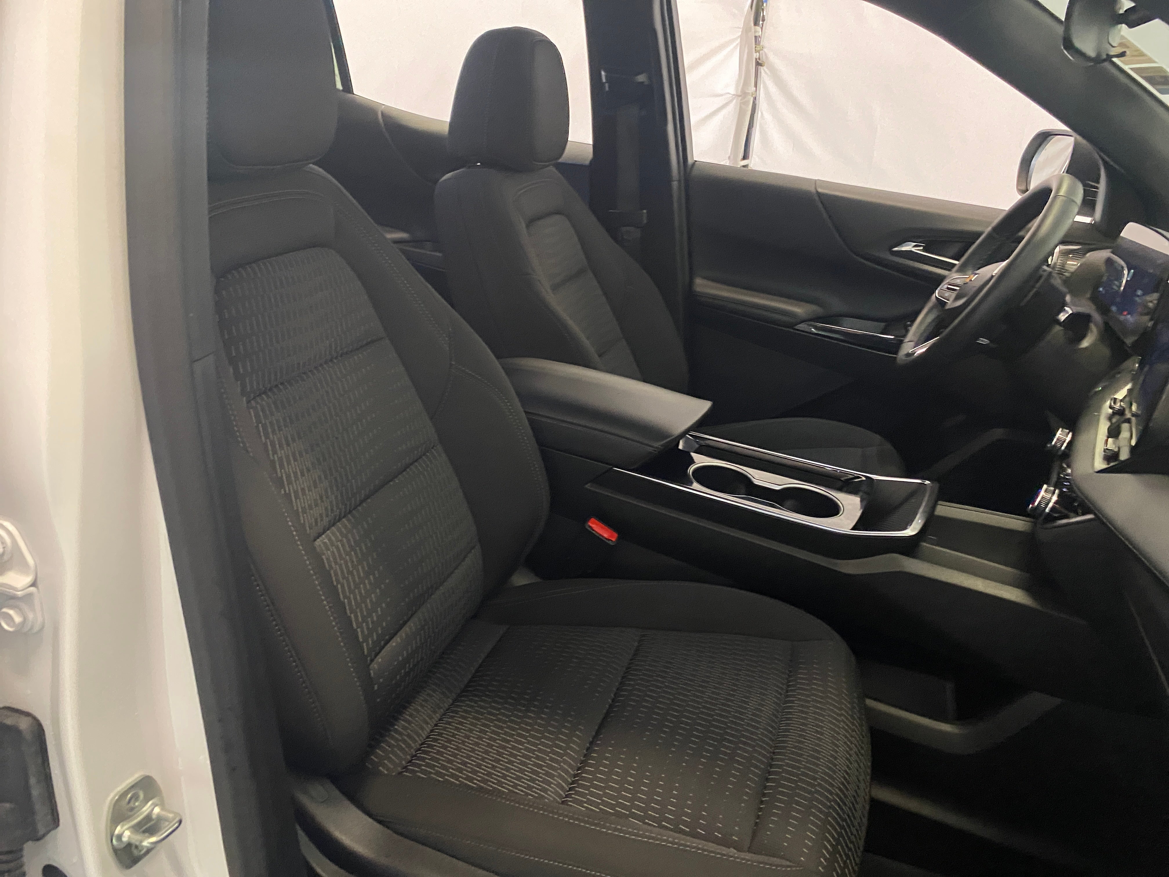 2025 Chevrolet Equinox LT, photo 3