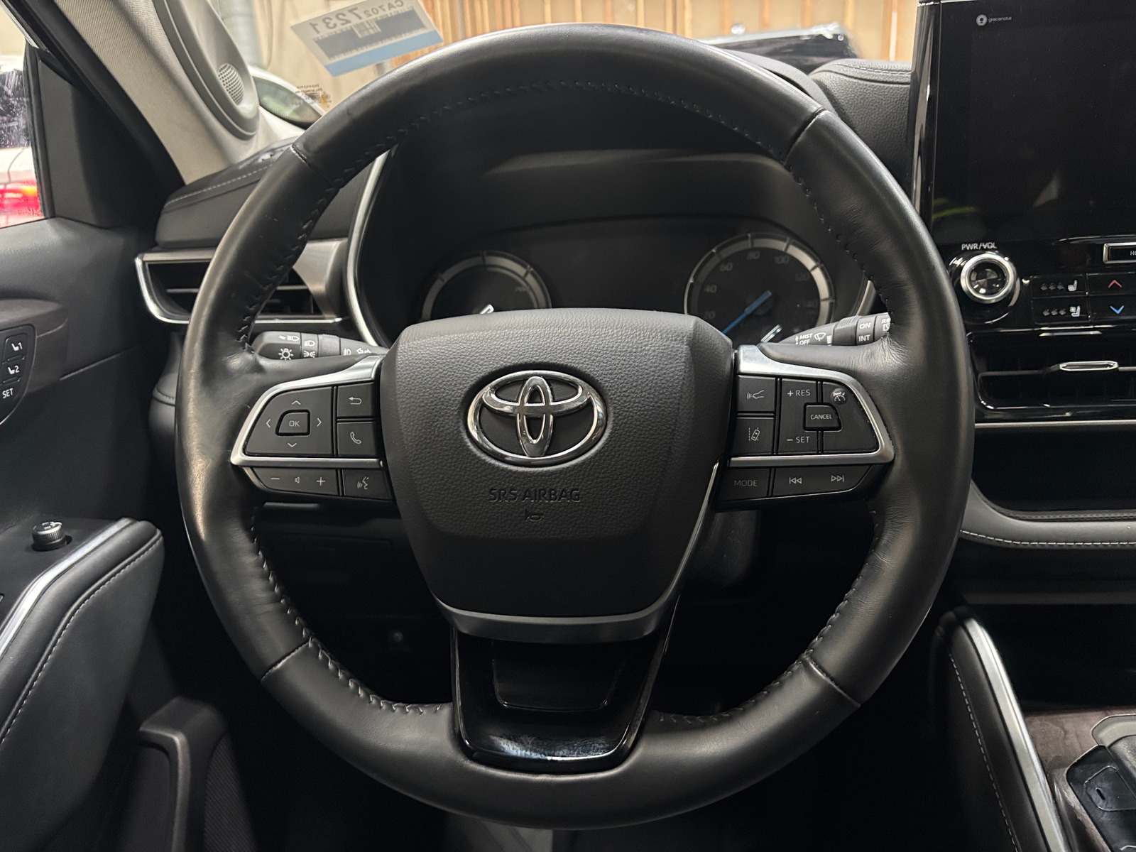 Thumbnail: 2021 Toyota Highlander - 5