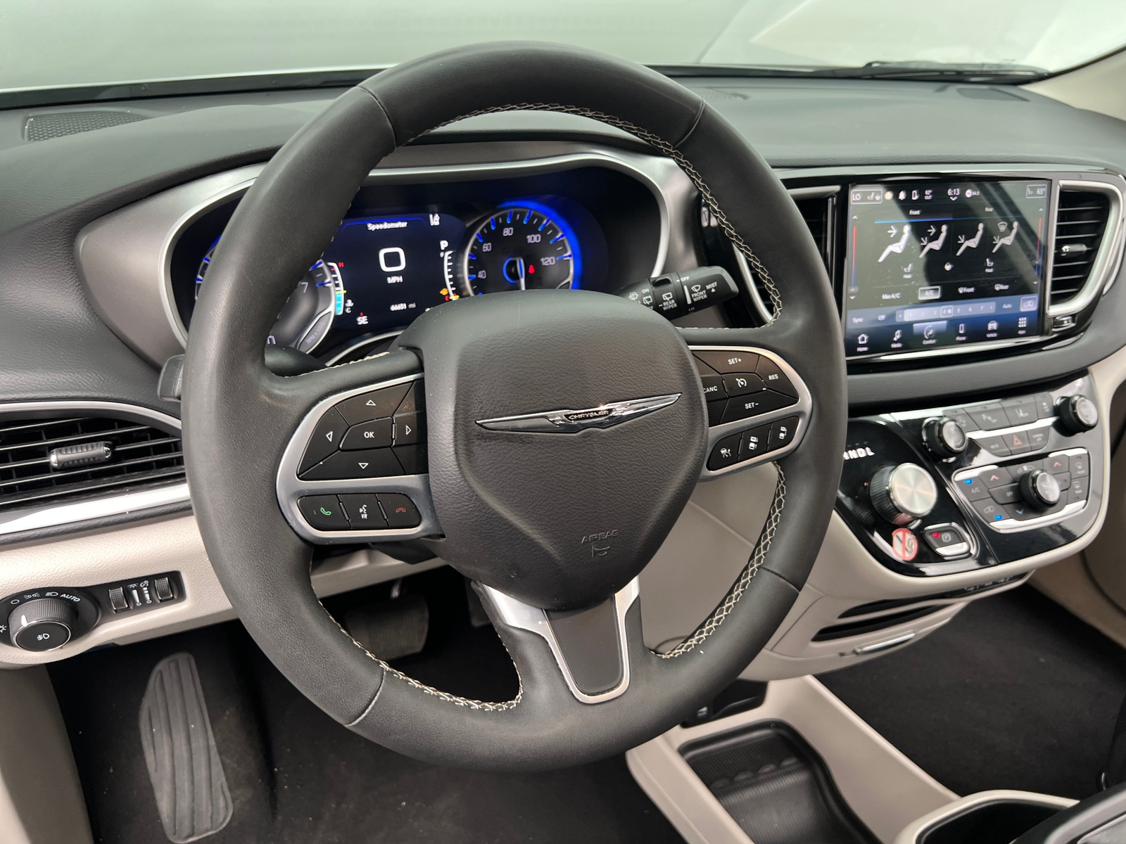 Thumbnail: 2024 Chrysler Pacifica - 4