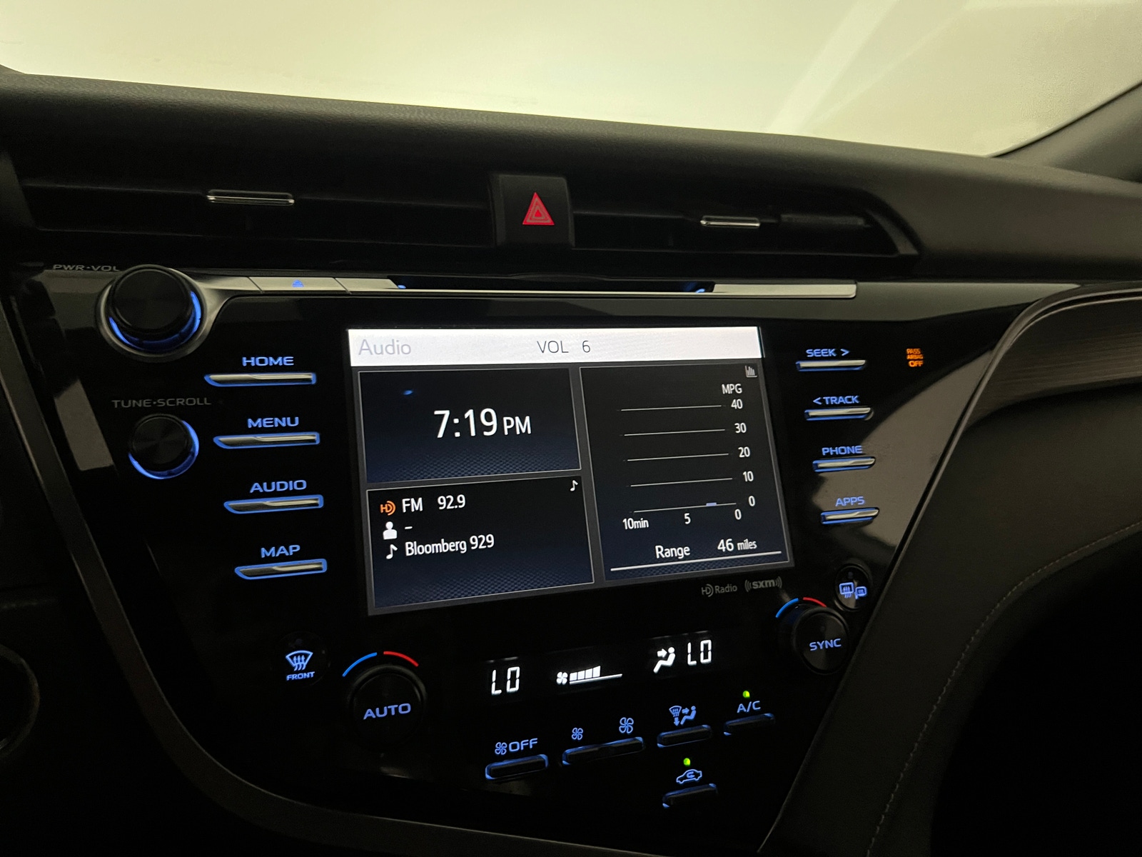 Thumbnail: 2019 Toyota Camry - 4