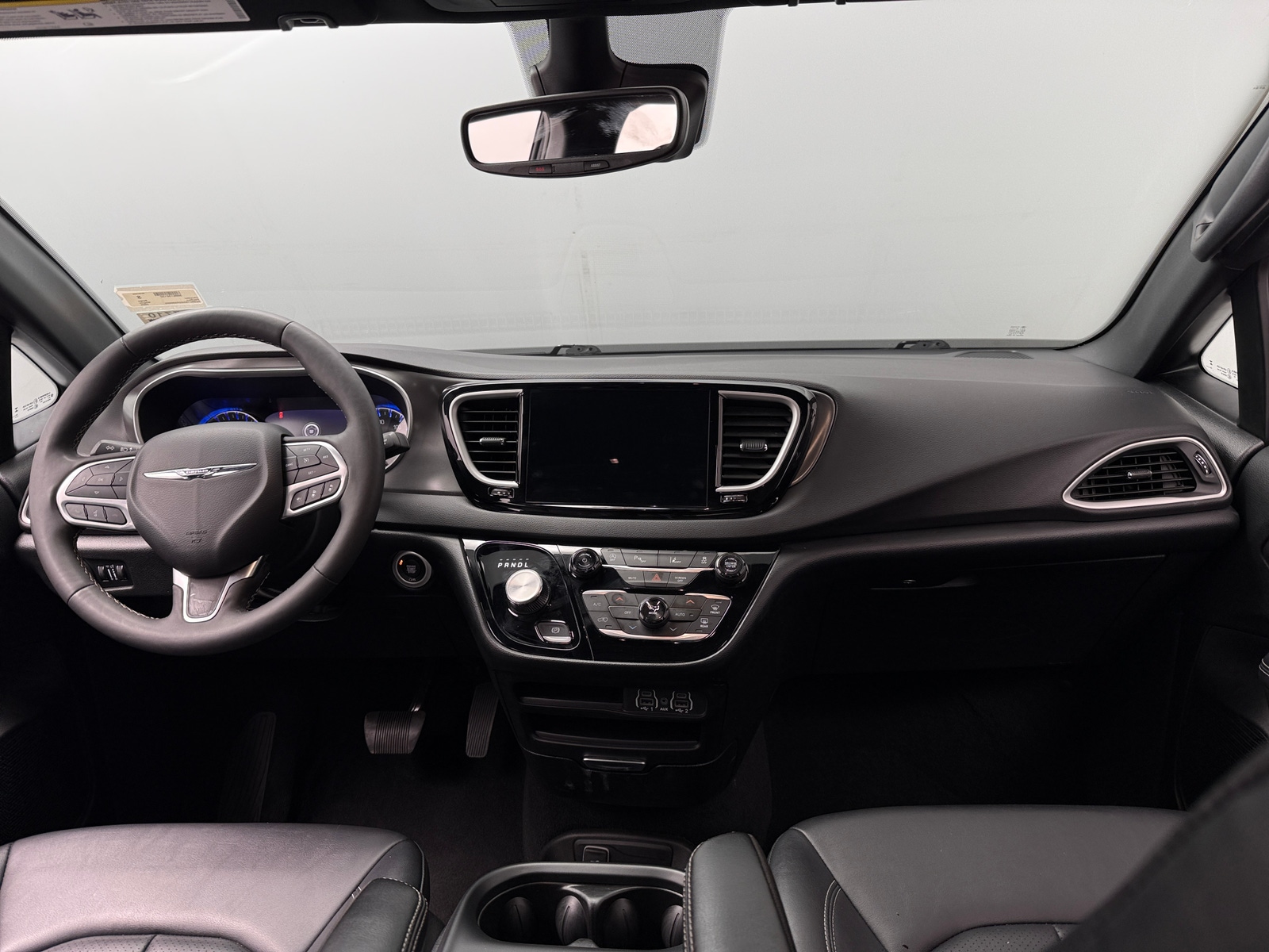 Thumbnail: 2025 Chrysler Pacifica - 2