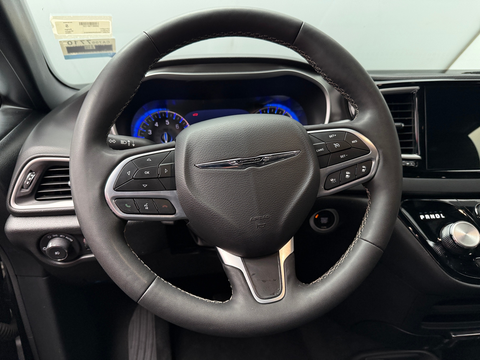 Thumbnail: 2025 Chrysler Pacifica - 4