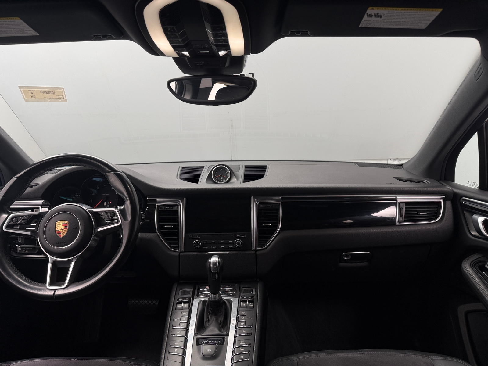 Thumbnail: 2017 Porsche Macan - 3