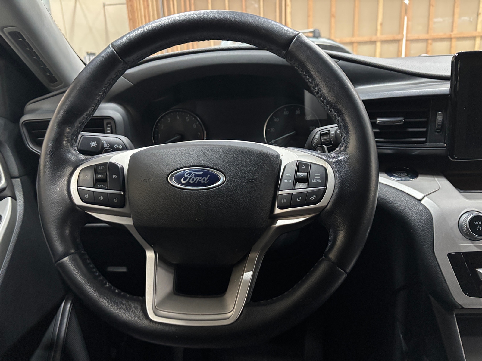 Thumbnail: 2020 Ford Explorer - 5