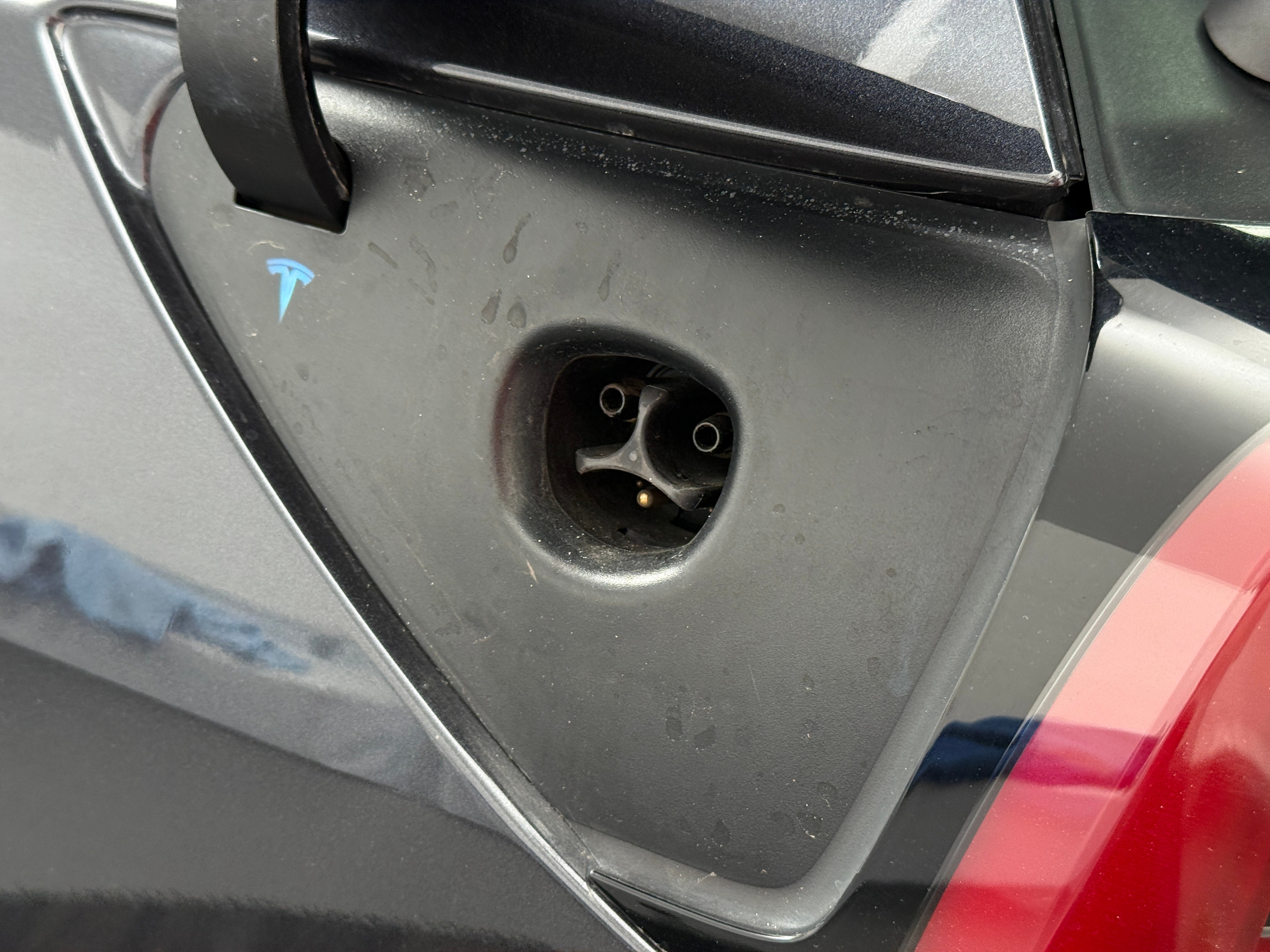 Used 2025 Tesla Model Y Performance with VIN 7SAYGDEF6SF303763 for sale in Oak Creek, WI
