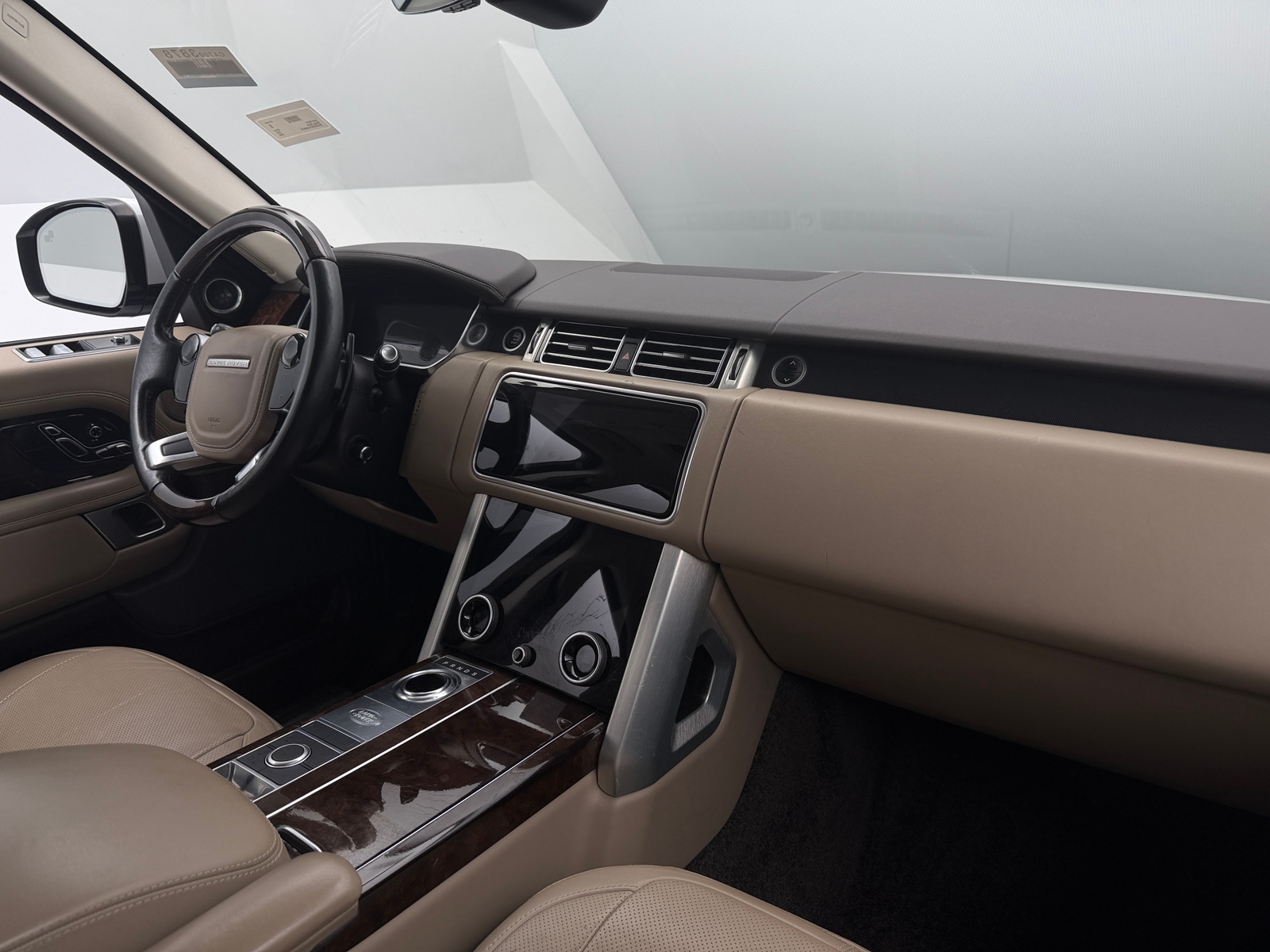 Thumbnail: 2020 Land Rover Range Rover - 3