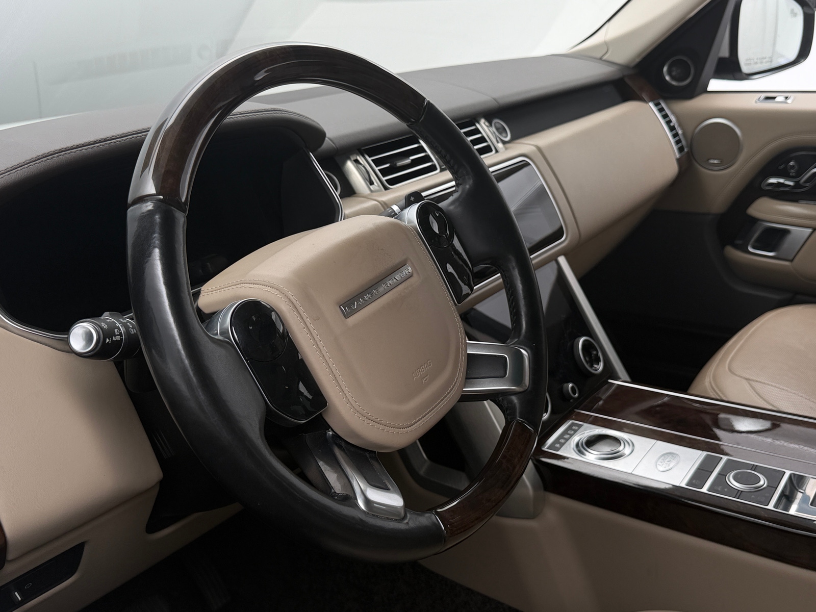 Thumbnail: 2020 Land Rover Range Rover - 5