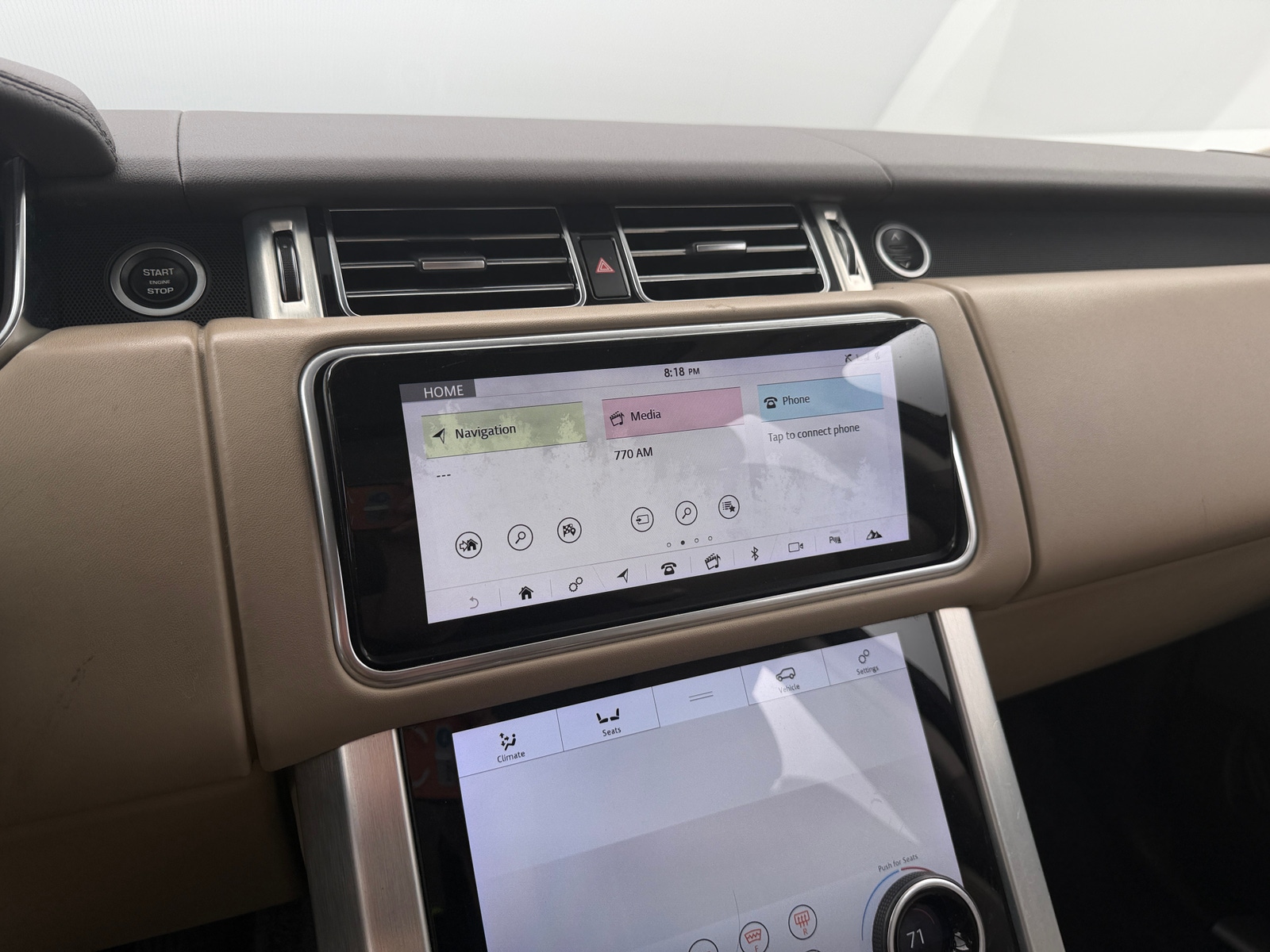 Thumbnail: 2020 Land Rover Range Rover - 4