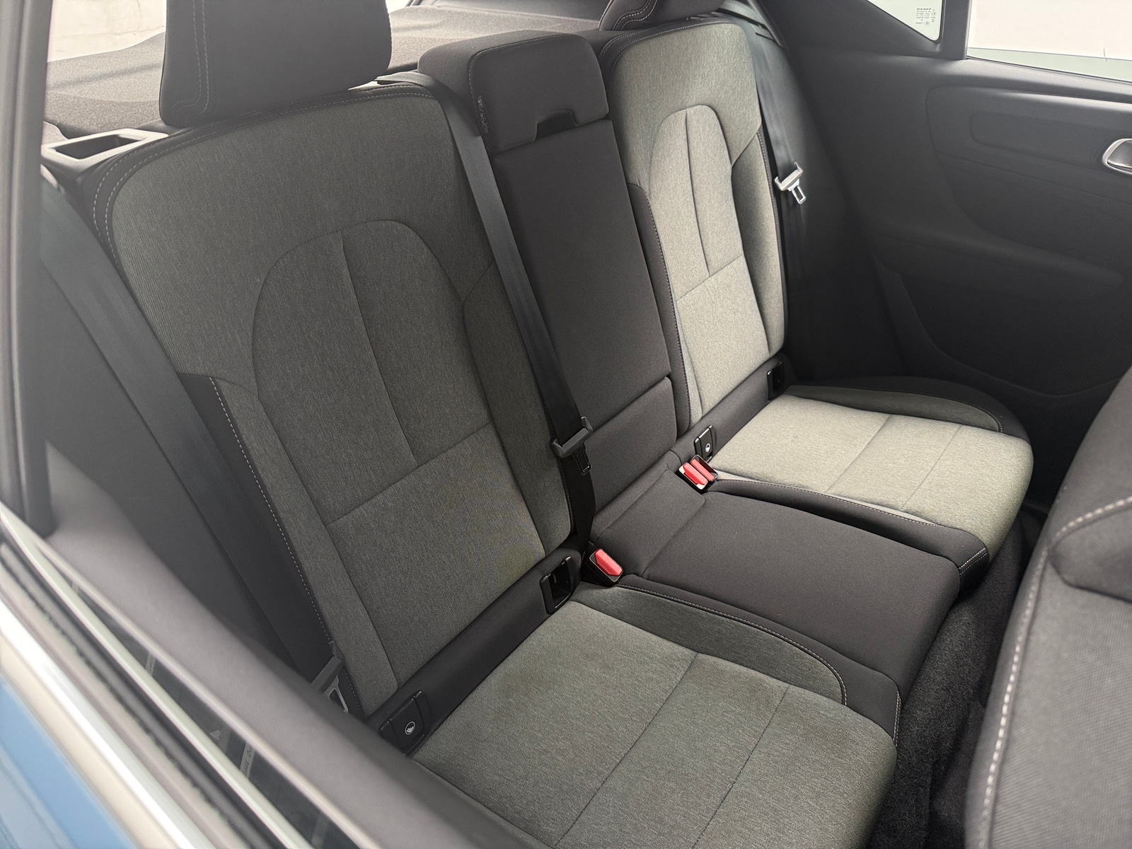 Thumbnail: 2024 Volvo XC40 - 6