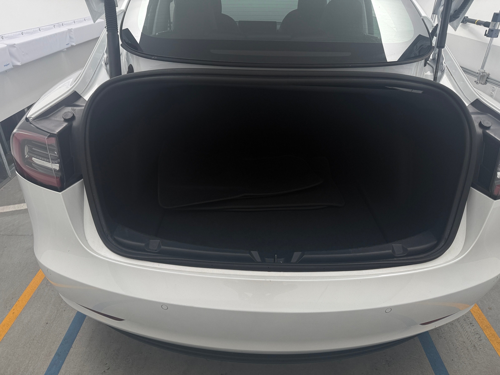 Thumbnail: 2022 Tesla Model 3 - 6
