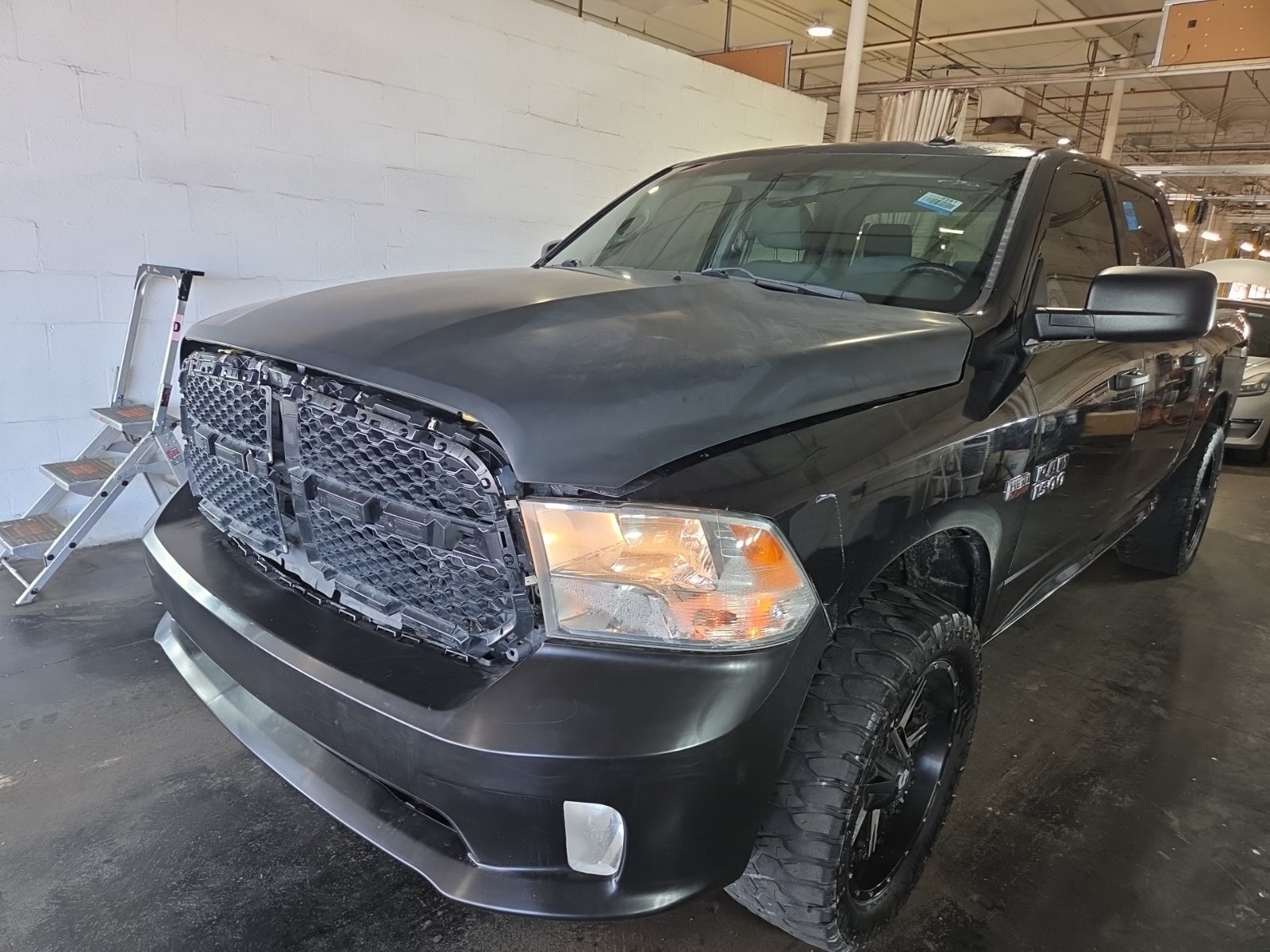 2016 Ram 1500 2WD Crew Cab 140.5" Express