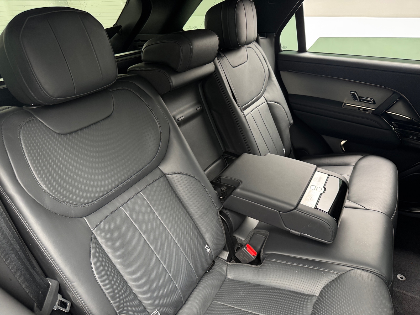 Thumbnail: 2025 Land Rover Range Rover Sport - 5