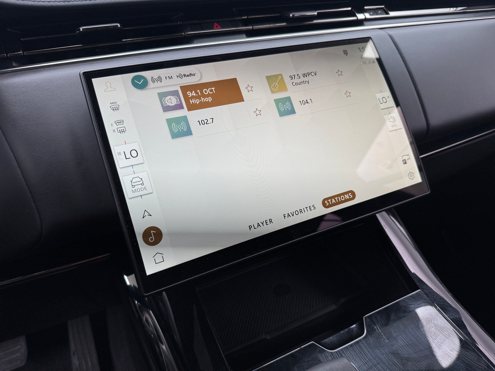 Thumbnail: 2025 Land Rover Range Rover Sport - 3