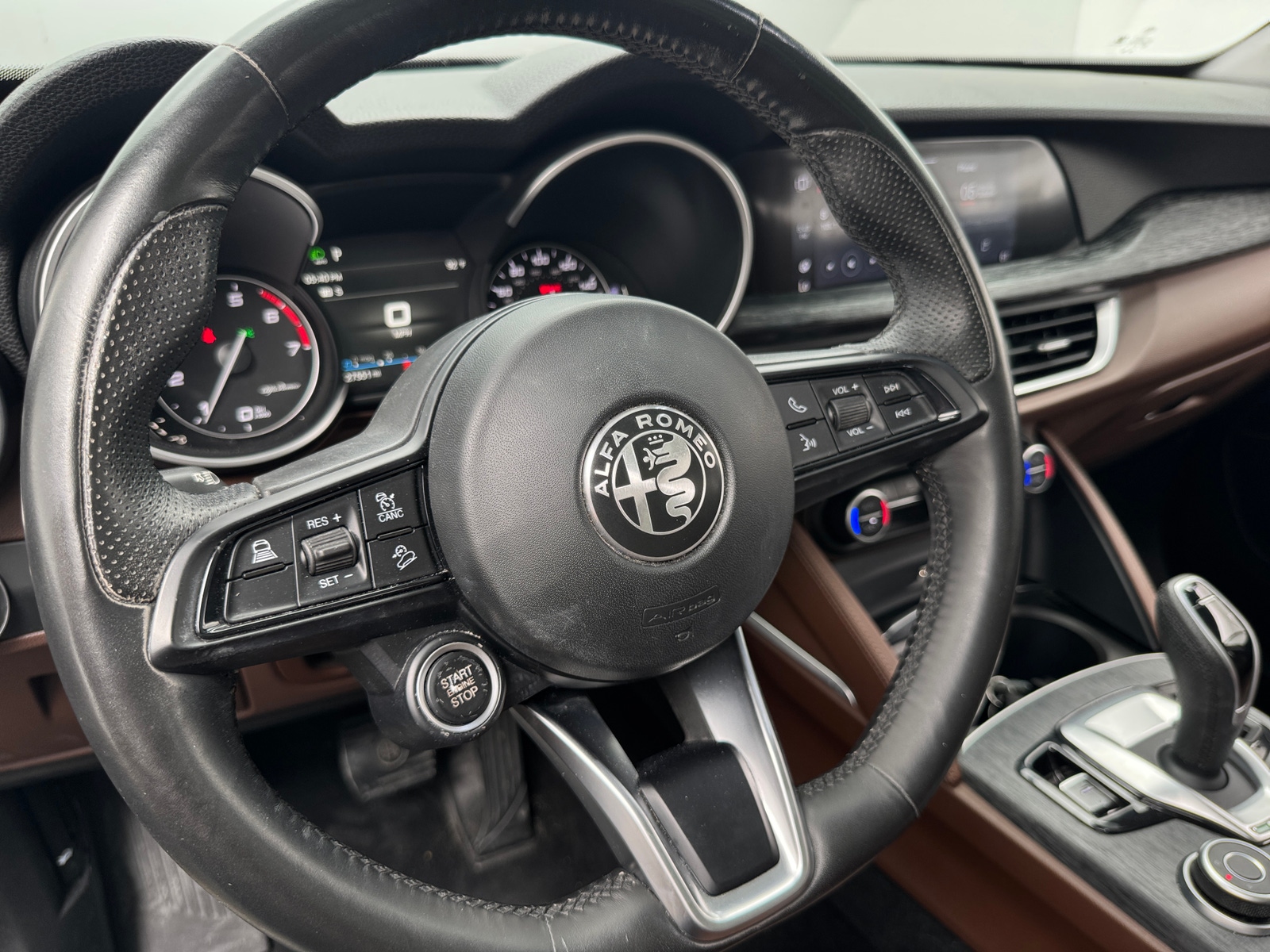 Thumbnail: 2021 Alfa Romeo Stelvio - 4