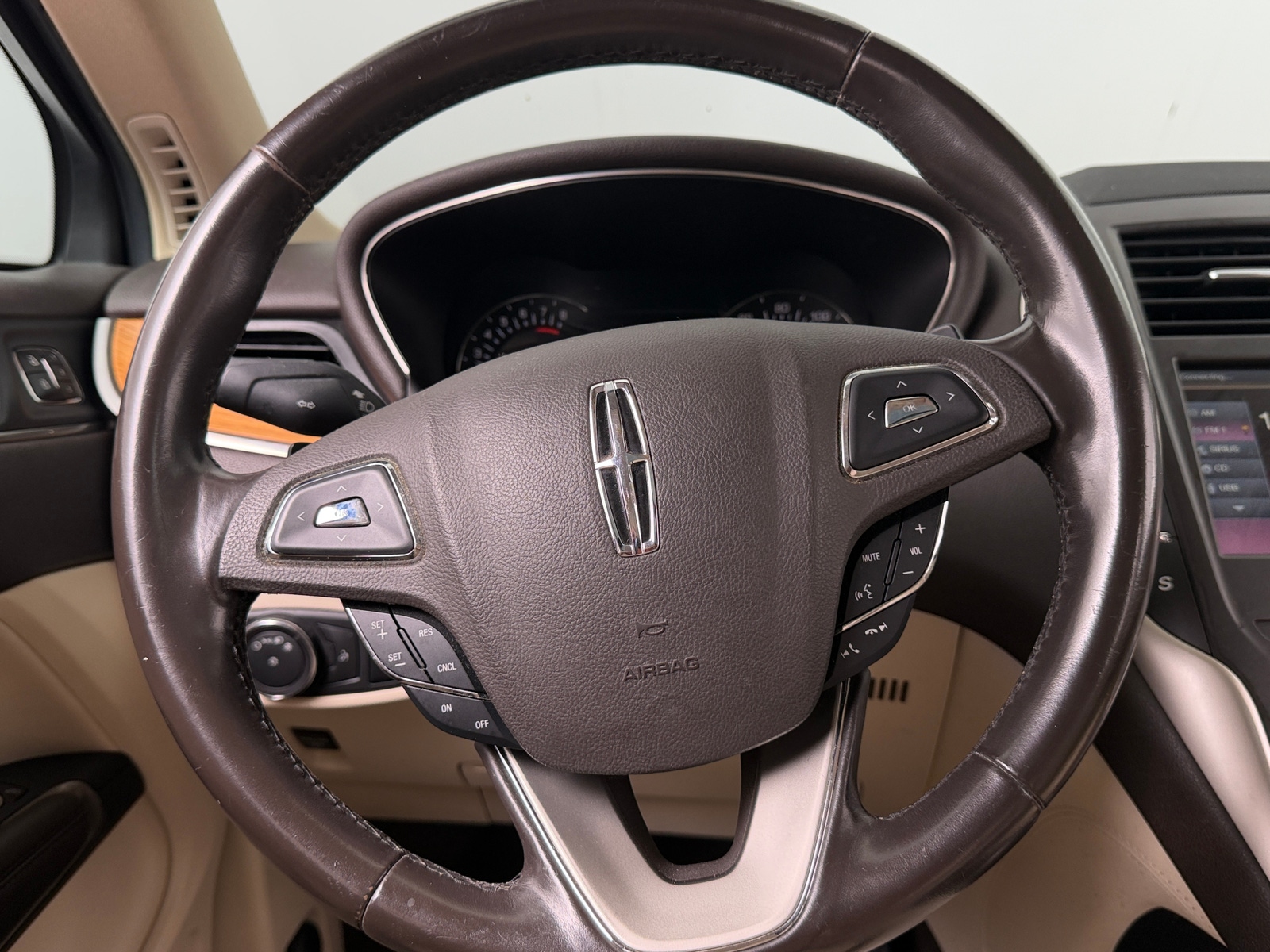 Thumbnail: 2015 Lincoln MKC - 4