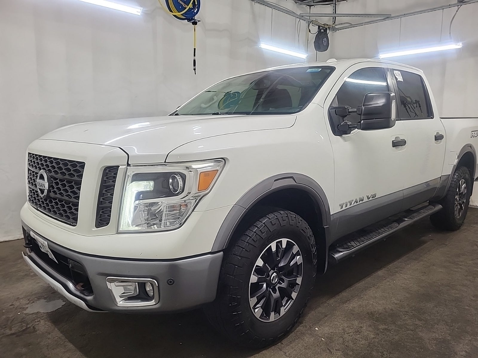 2018 Nissan Titan 4x4 Crew Cab Pro-4x