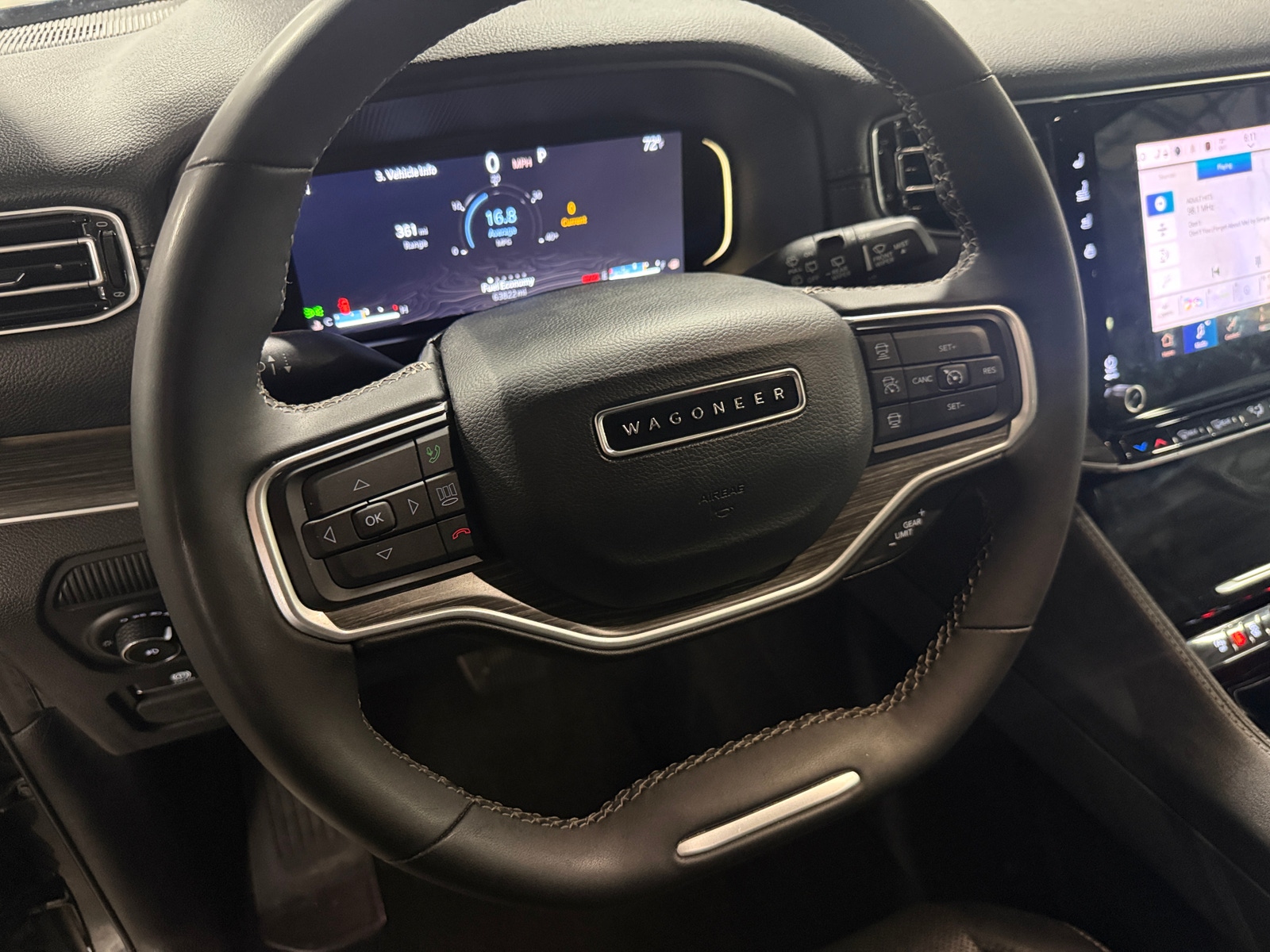 Thumbnail: 2024 Jeep Wagoneer - 4