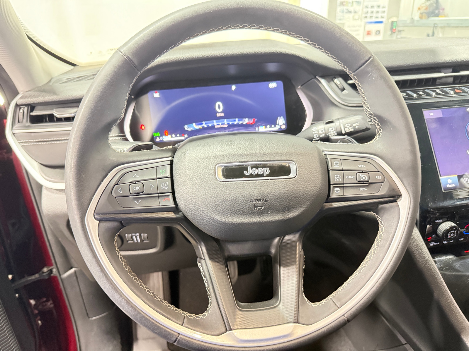 Thumbnail: 2023 Jeep Grand Cherokee - 5