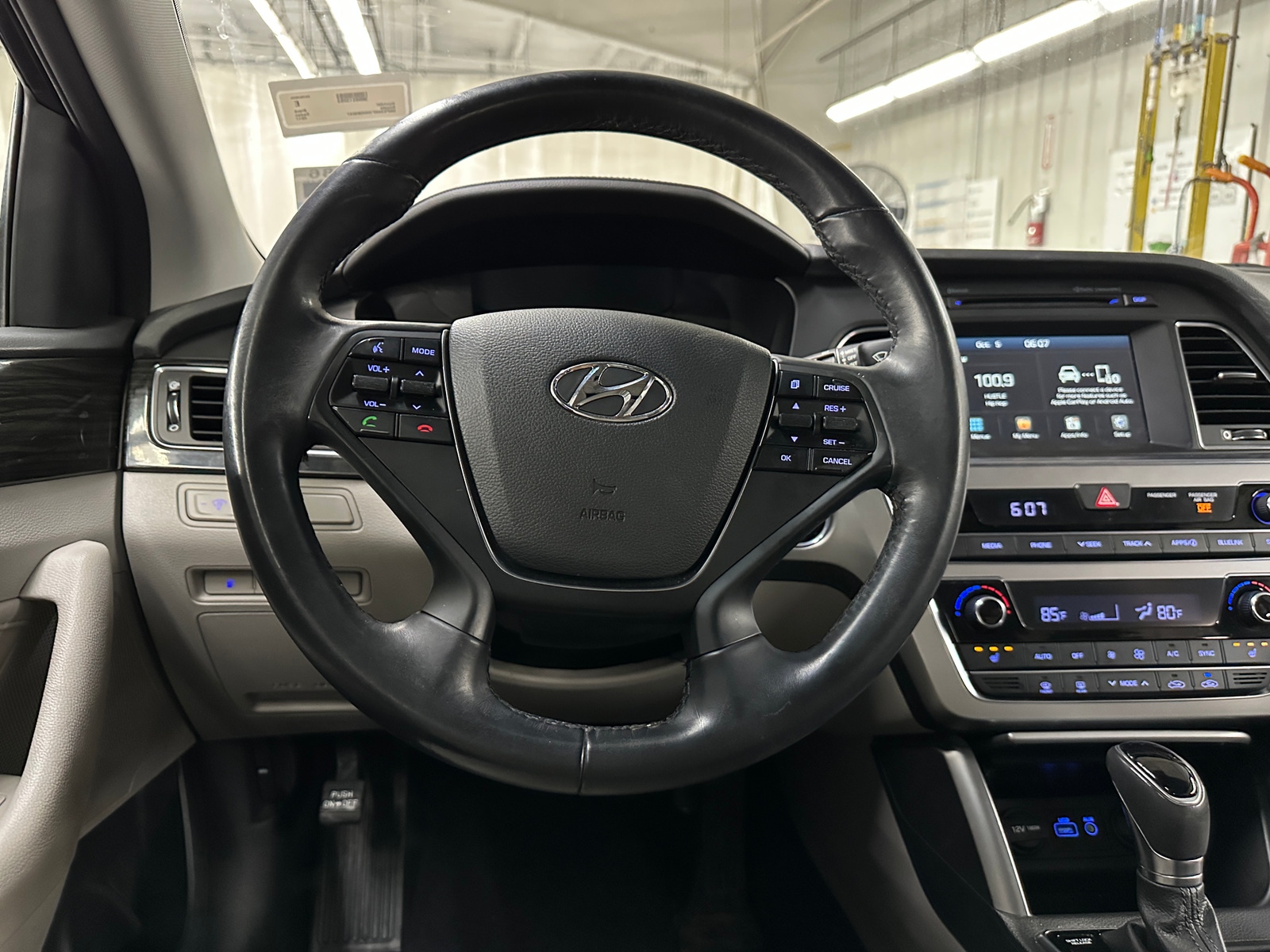 Thumbnail: 2017 Hyundai Sonata - 4