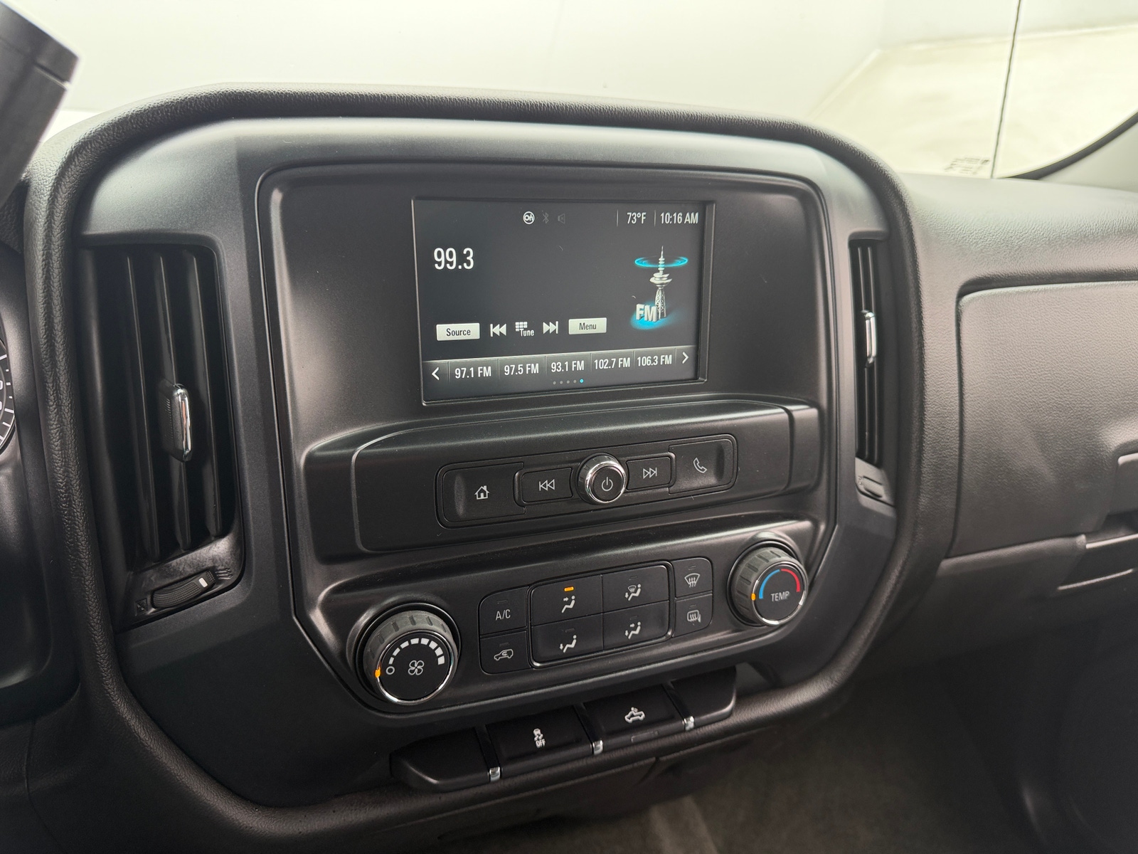 Thumbnail: 2016 Chevrolet Silverado 1500 - 3