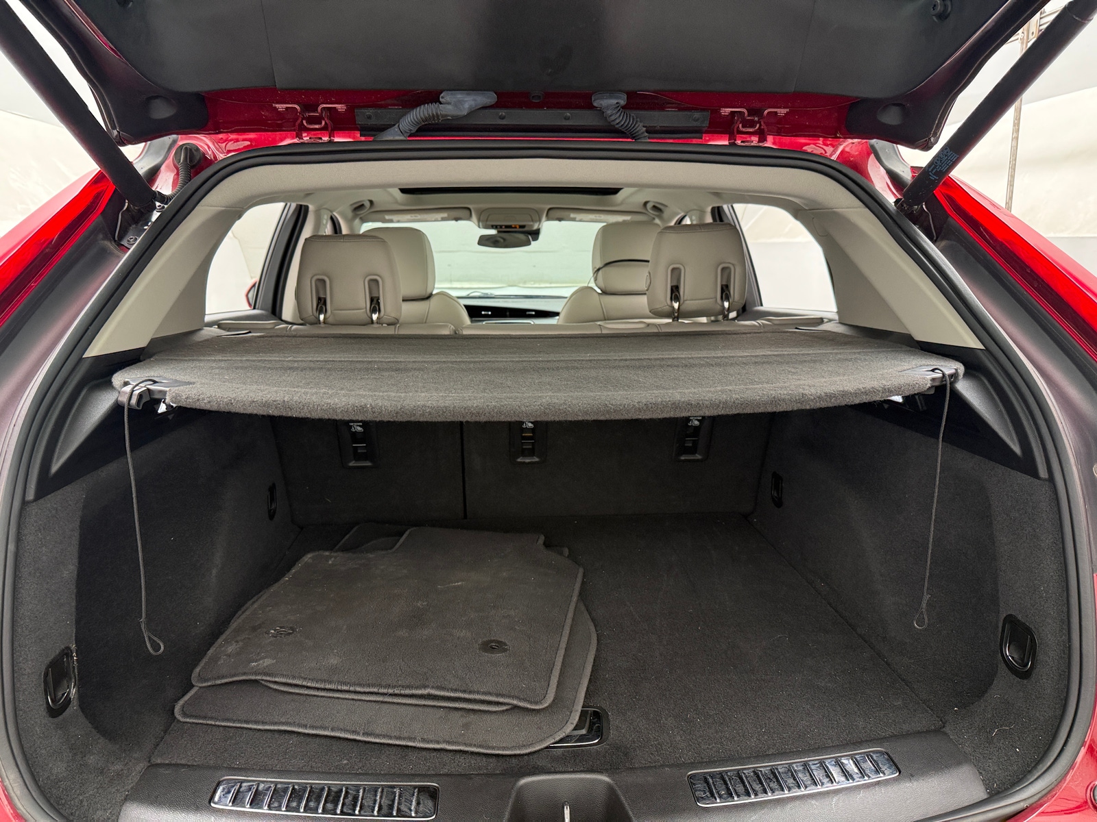 Thumbnail: 2019 Cadillac XT4 - 6
