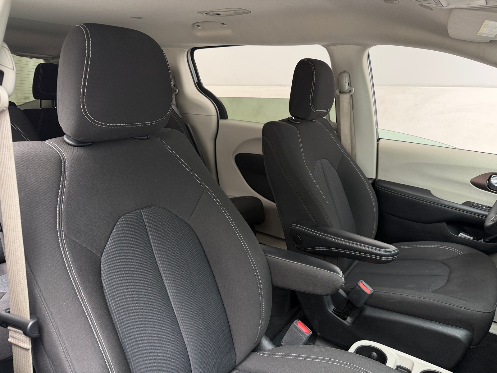 Thumbnail: 2024 Chrysler Voyager - 2