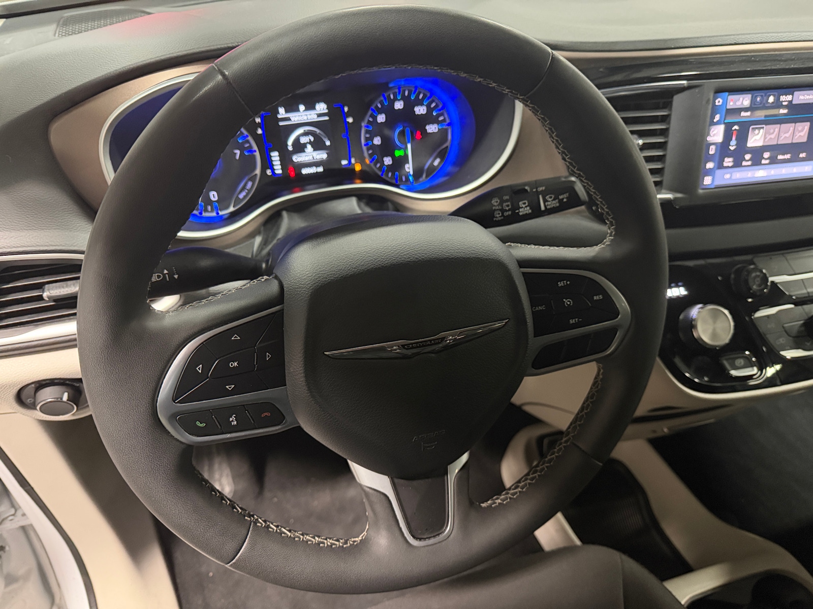 Thumbnail: 2024 Chrysler Voyager - 5