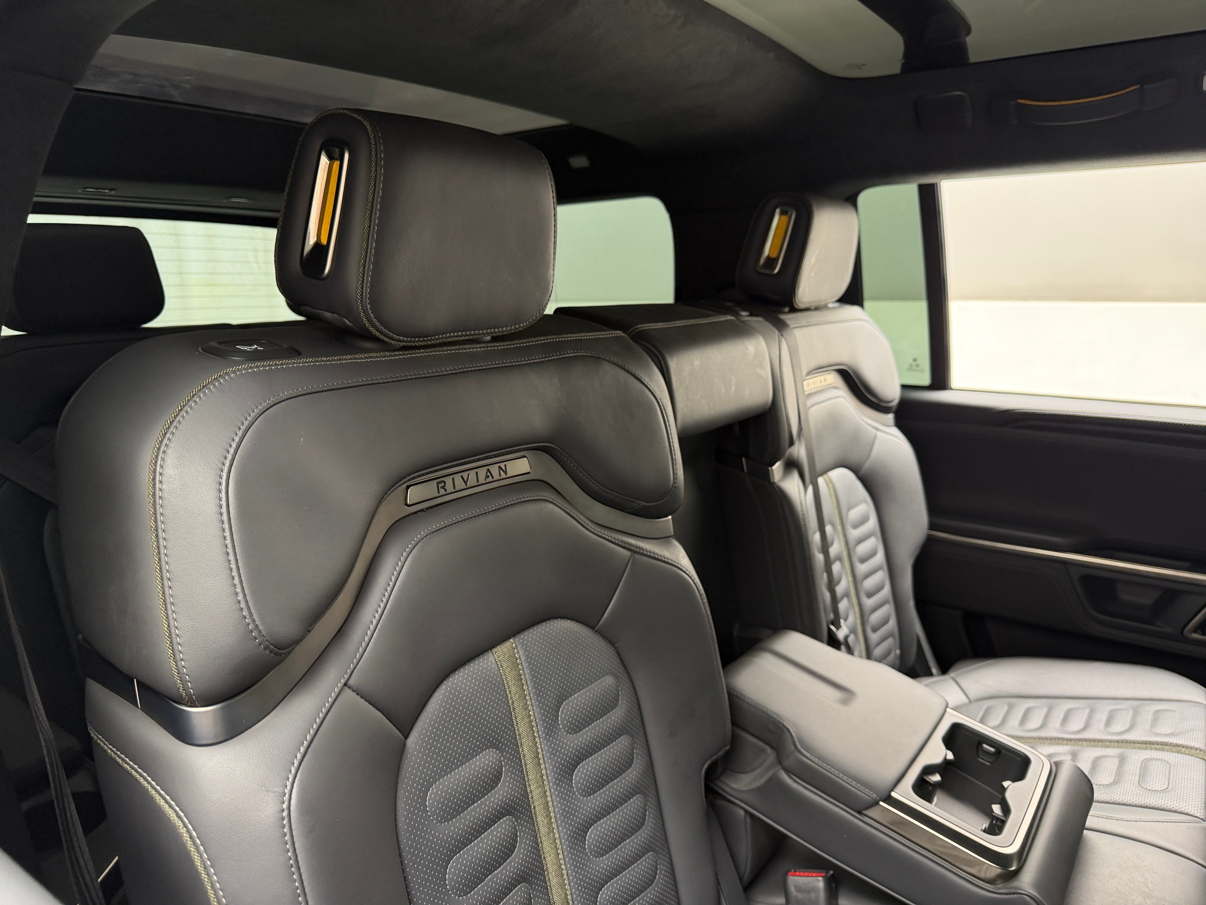 2023 Rivian R1S Adventure