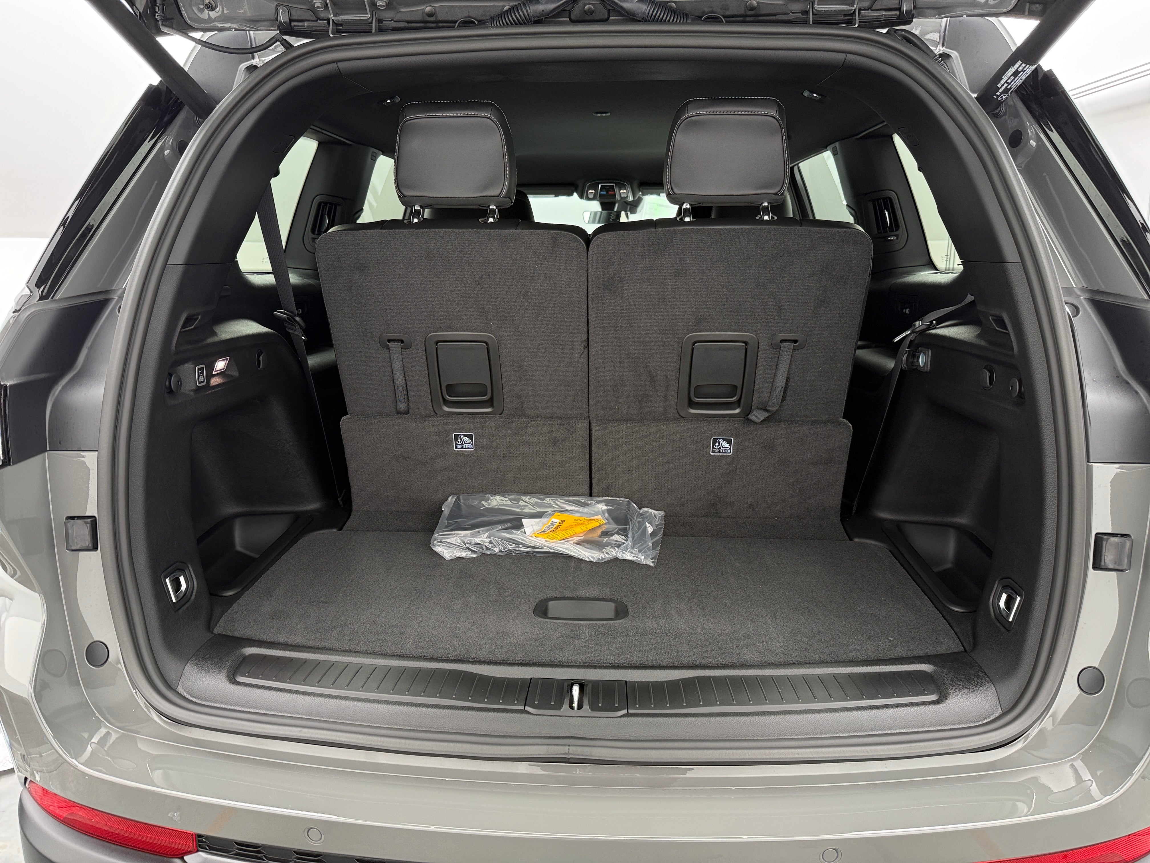 2027 Jeep Grand Cherokee L