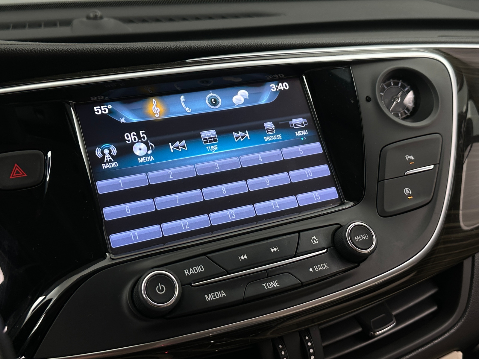Thumbnail: 2020 Buick Envision - 3