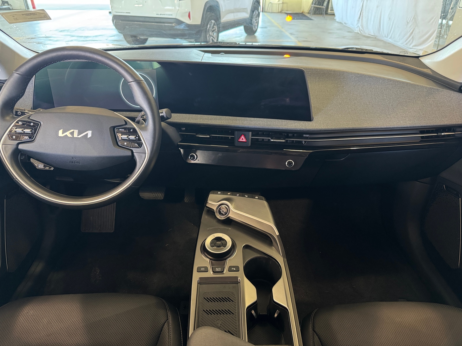 Thumbnail: 2024 Kia EV6 - 2
