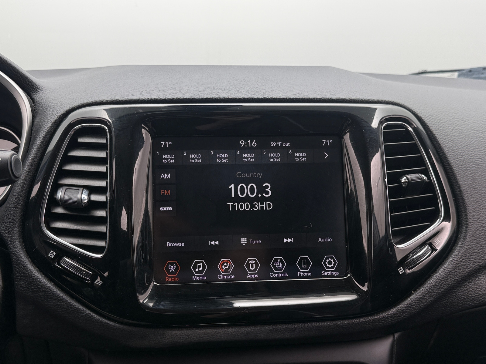 Thumbnail: 2019 Jeep Compass - 3